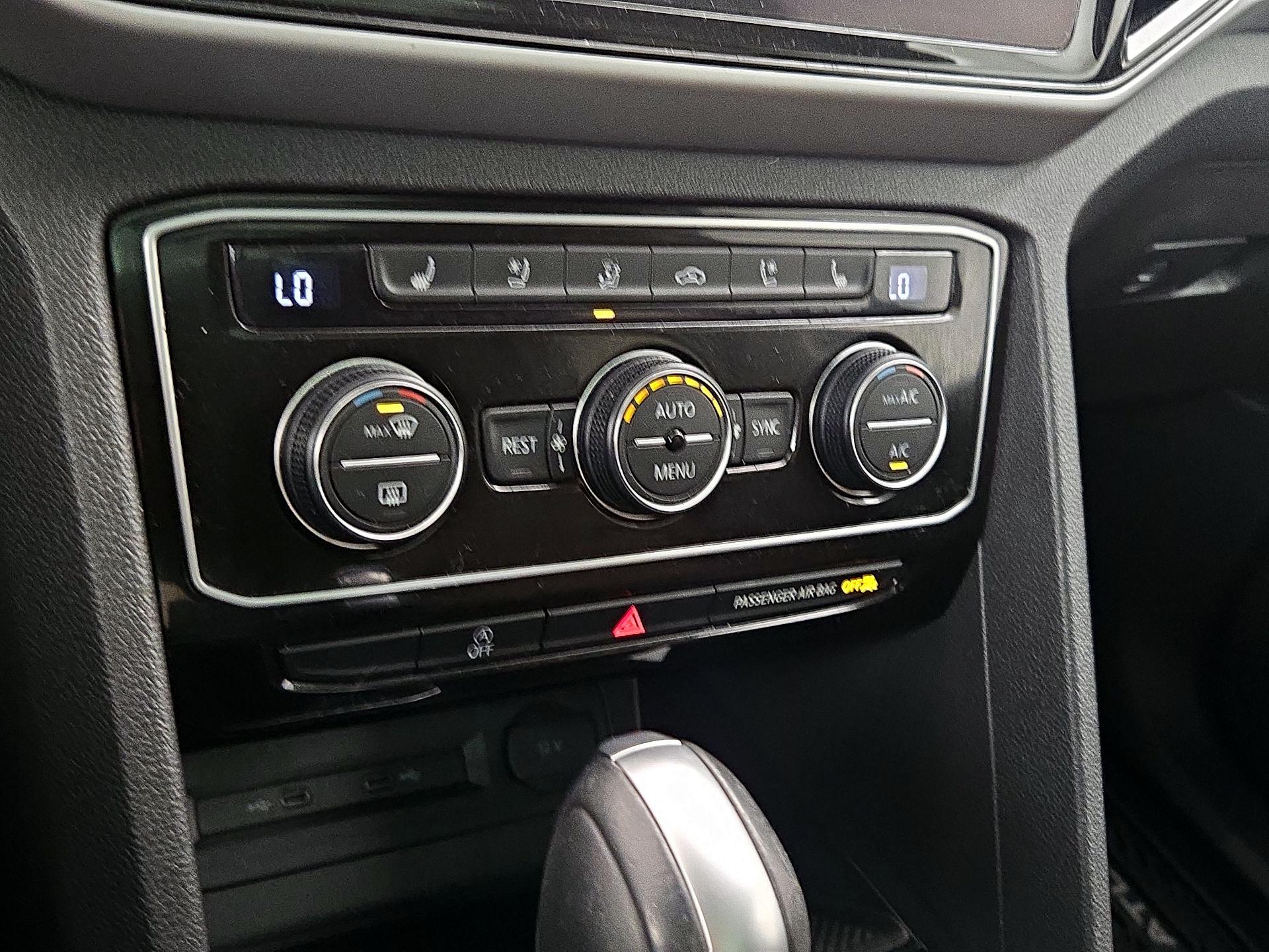 Thumbnail: 2021 Volkswagen Atlas - 17