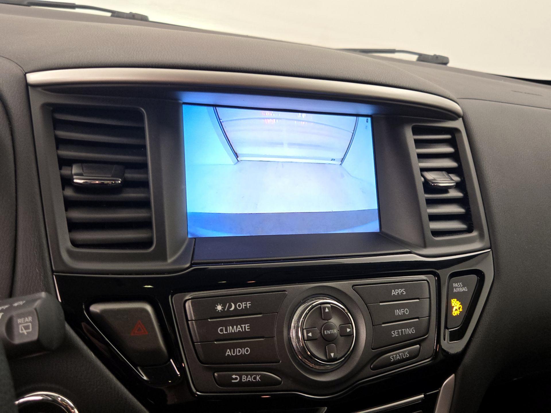 Thumbnail: 2019 Nissan Pathfinder - 14