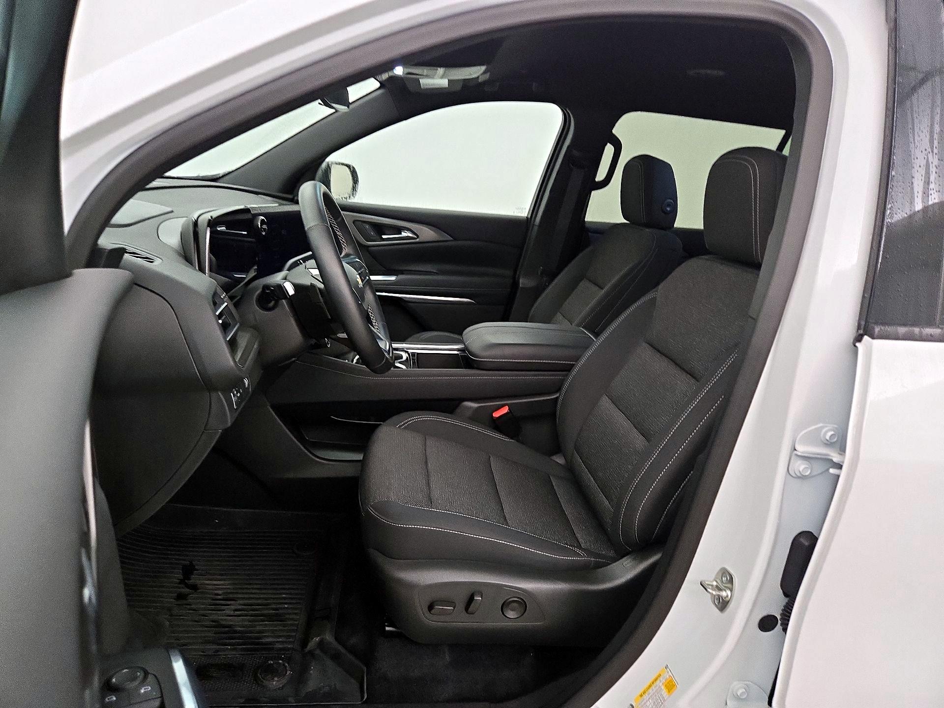 Thumbnail: 2025 Chevrolet Traverse - 11