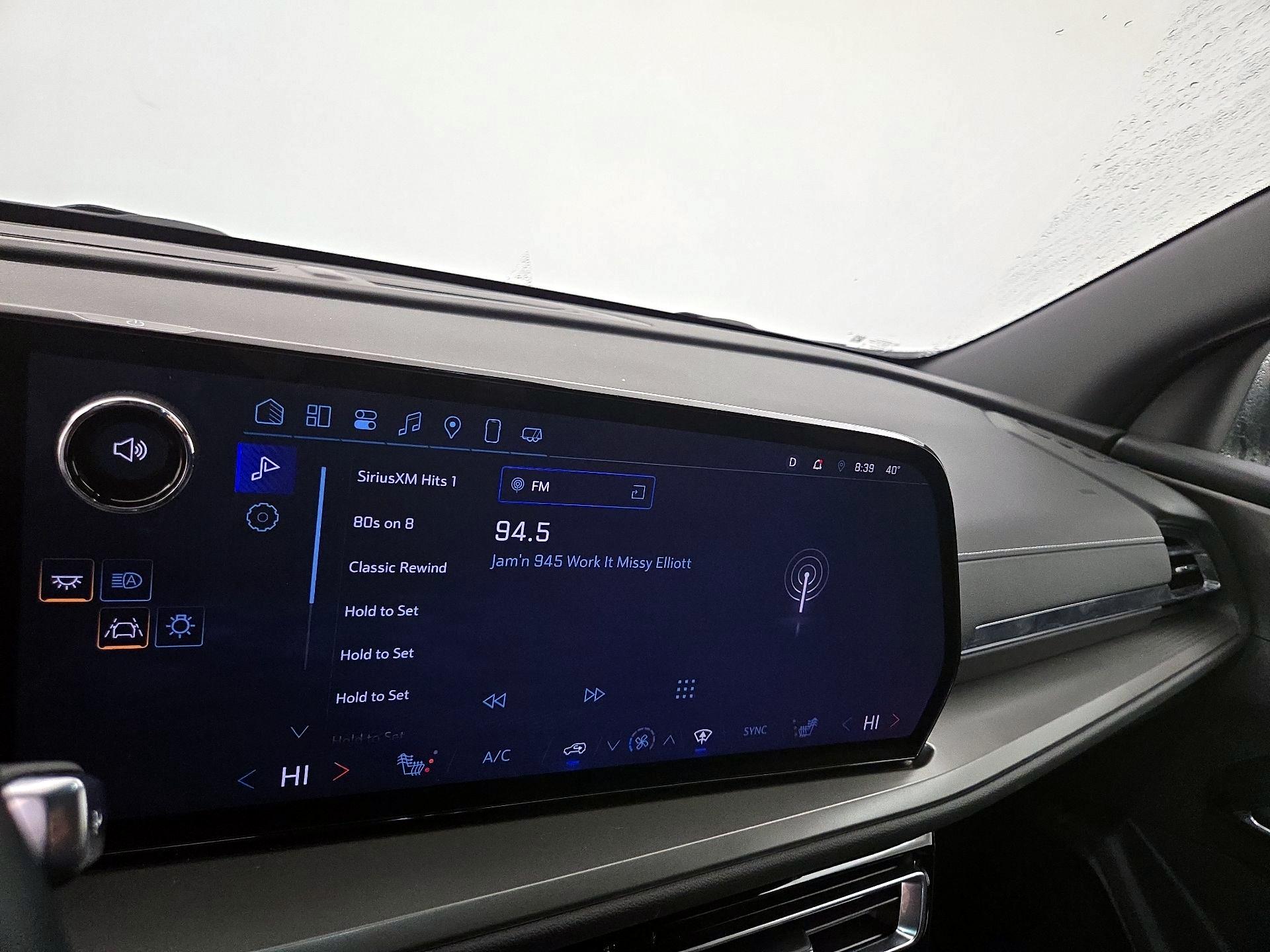 Thumbnail: 2025 Chevrolet Traverse - 15