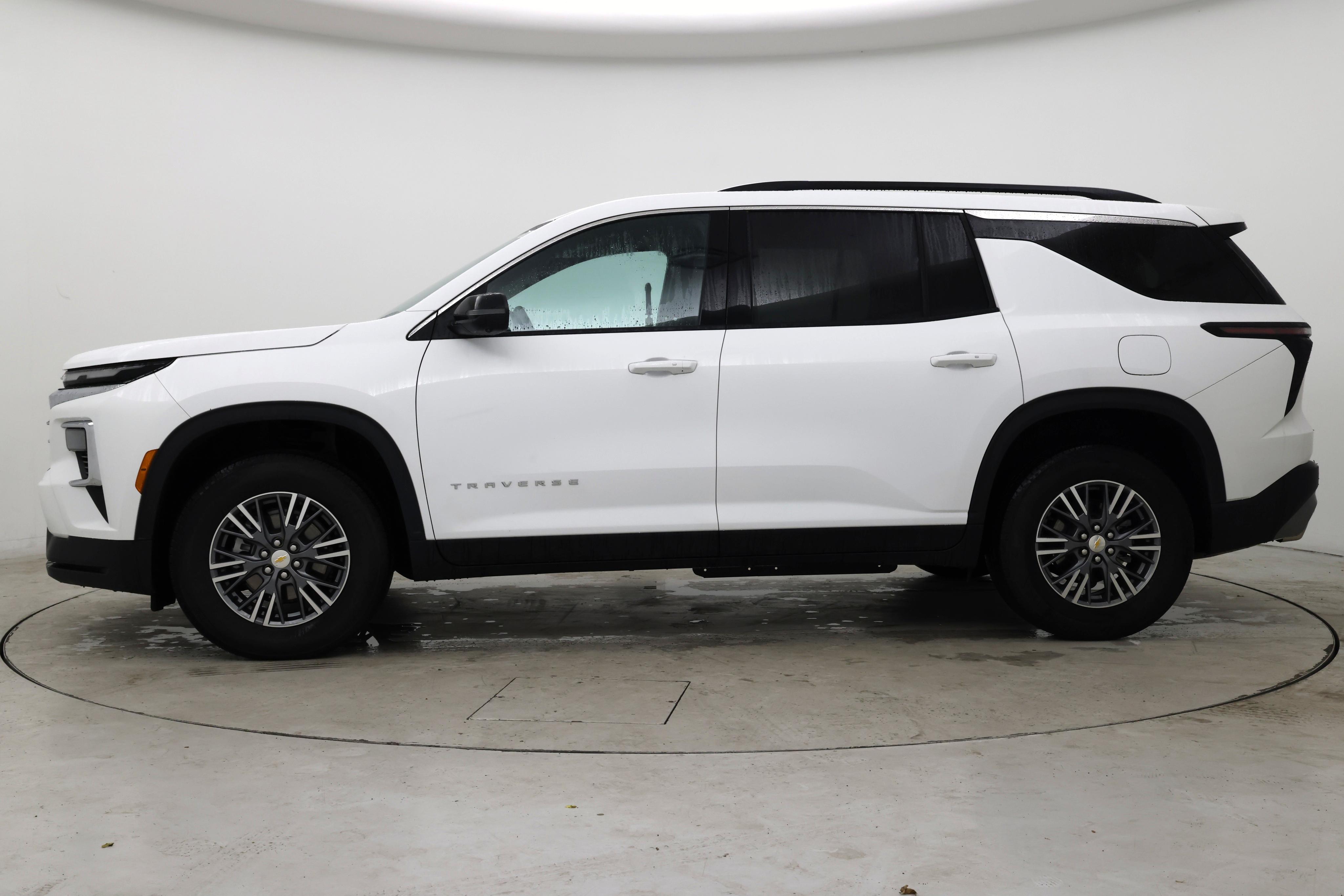 Thumbnail: 2025 Chevrolet Traverse - 3