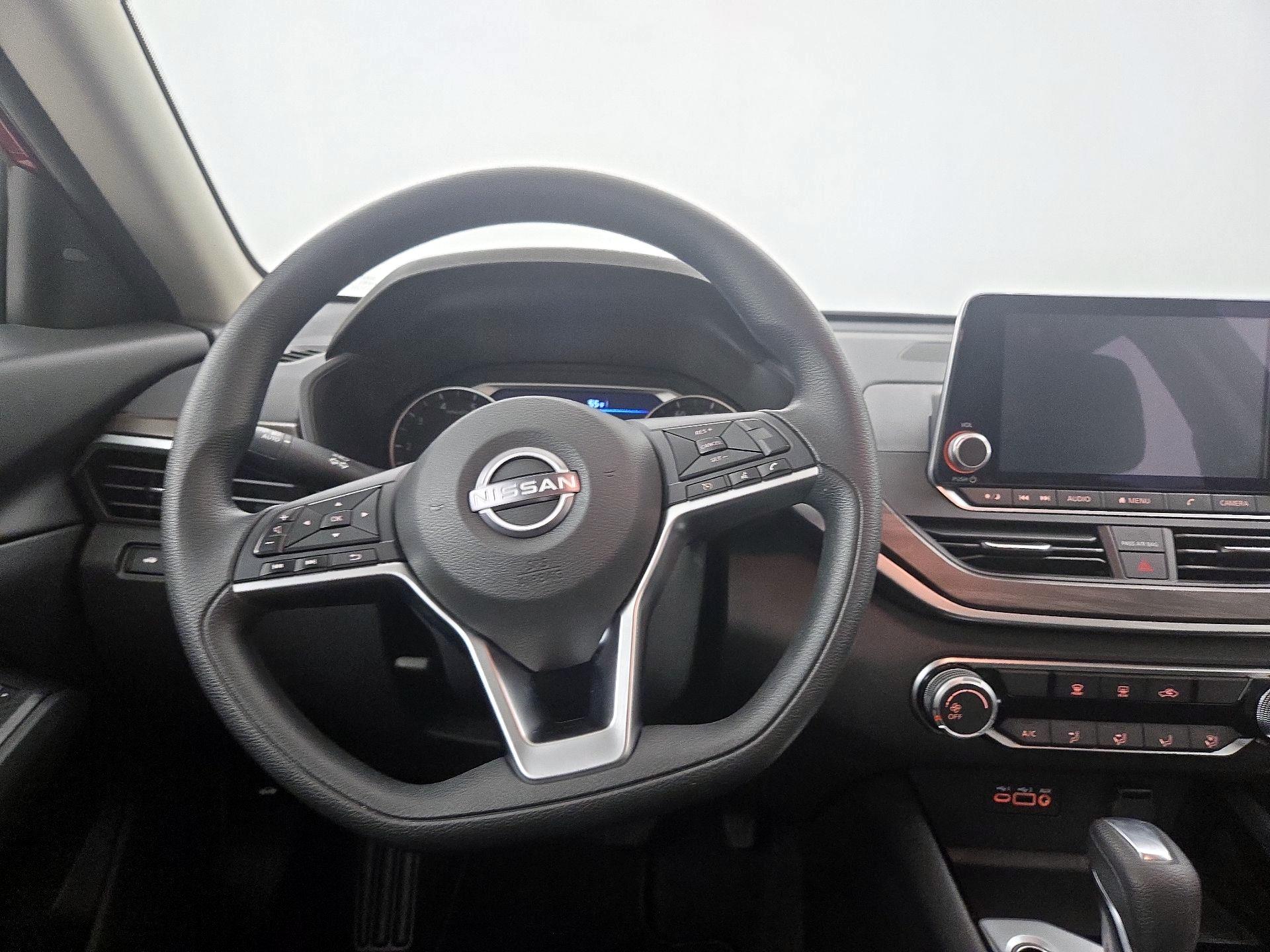 Thumbnail: 2024 Nissan Altima - 10