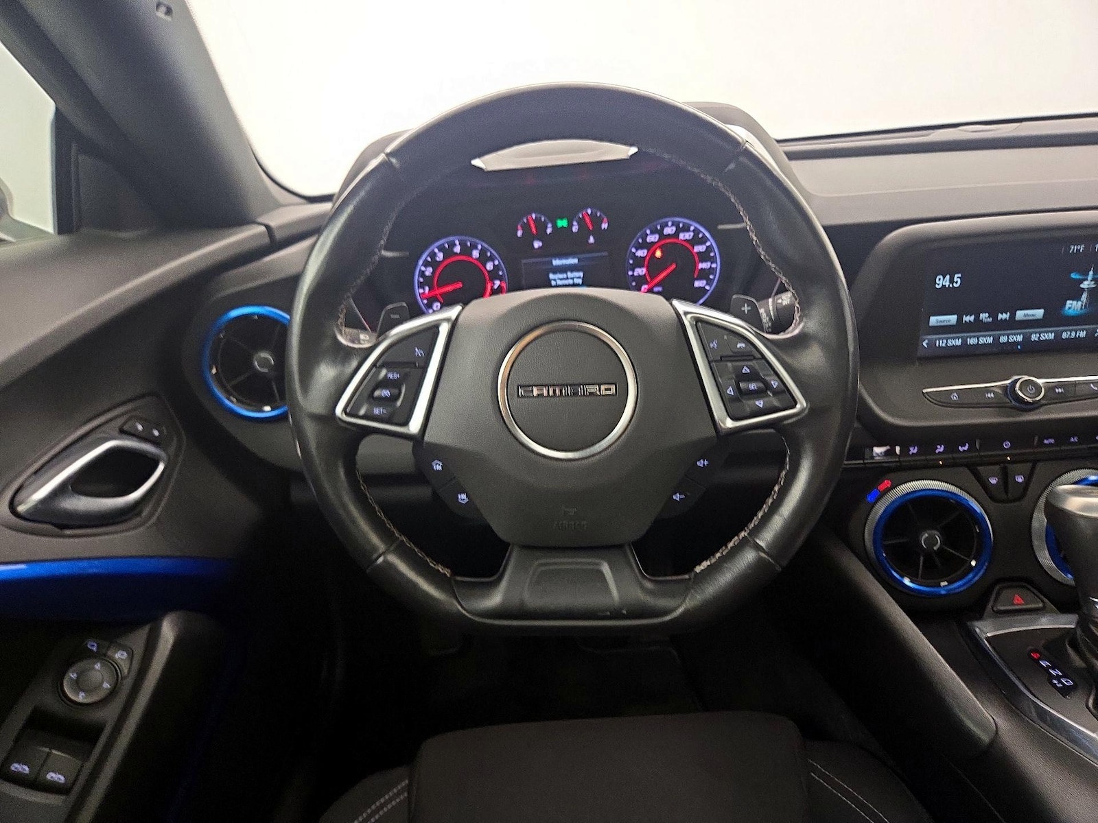 2018 Chevrolet Camaro 1LT - Photo 11