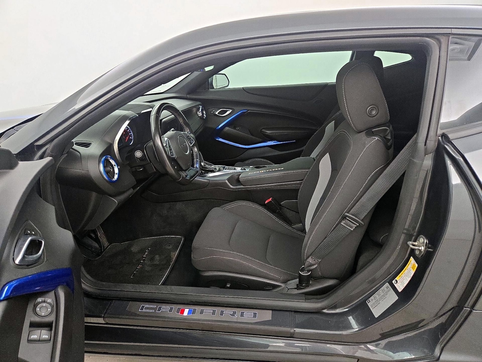 2018 Chevrolet Camaro 1LT - Photo 12