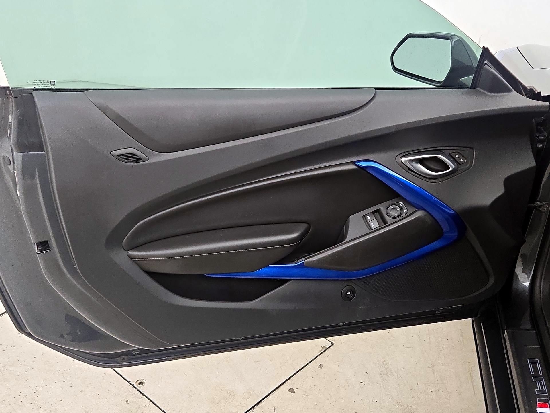 Thumbnail: 2018 Chevrolet Camaro - 12