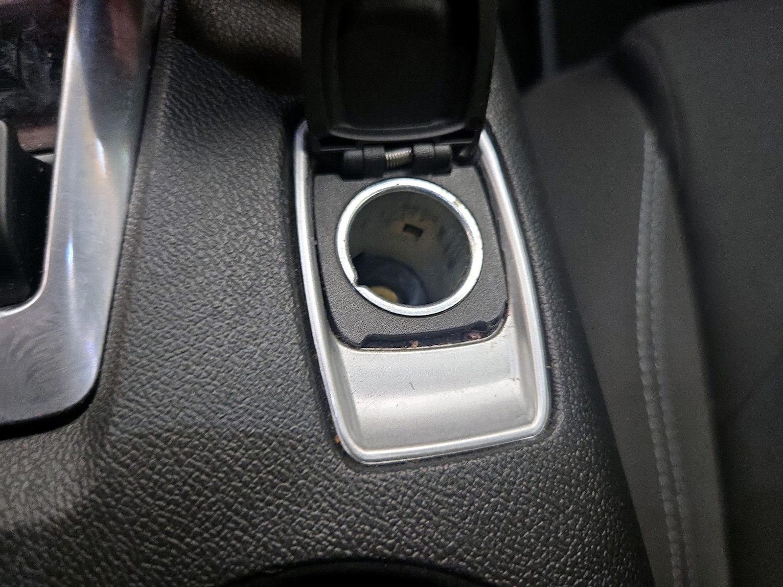 2018 Chevrolet Camaro 1LT - Photo 18