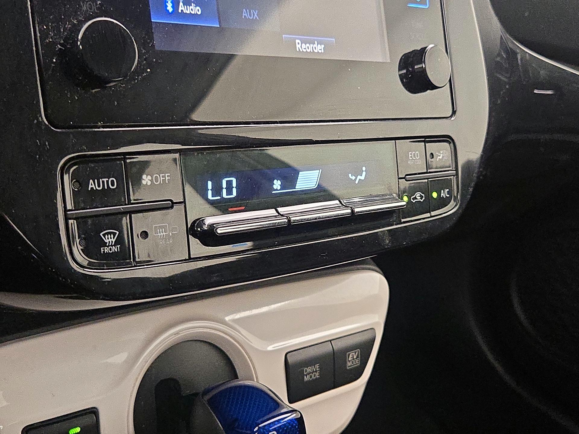 Thumbnail: 2017 Toyota Prius - 16