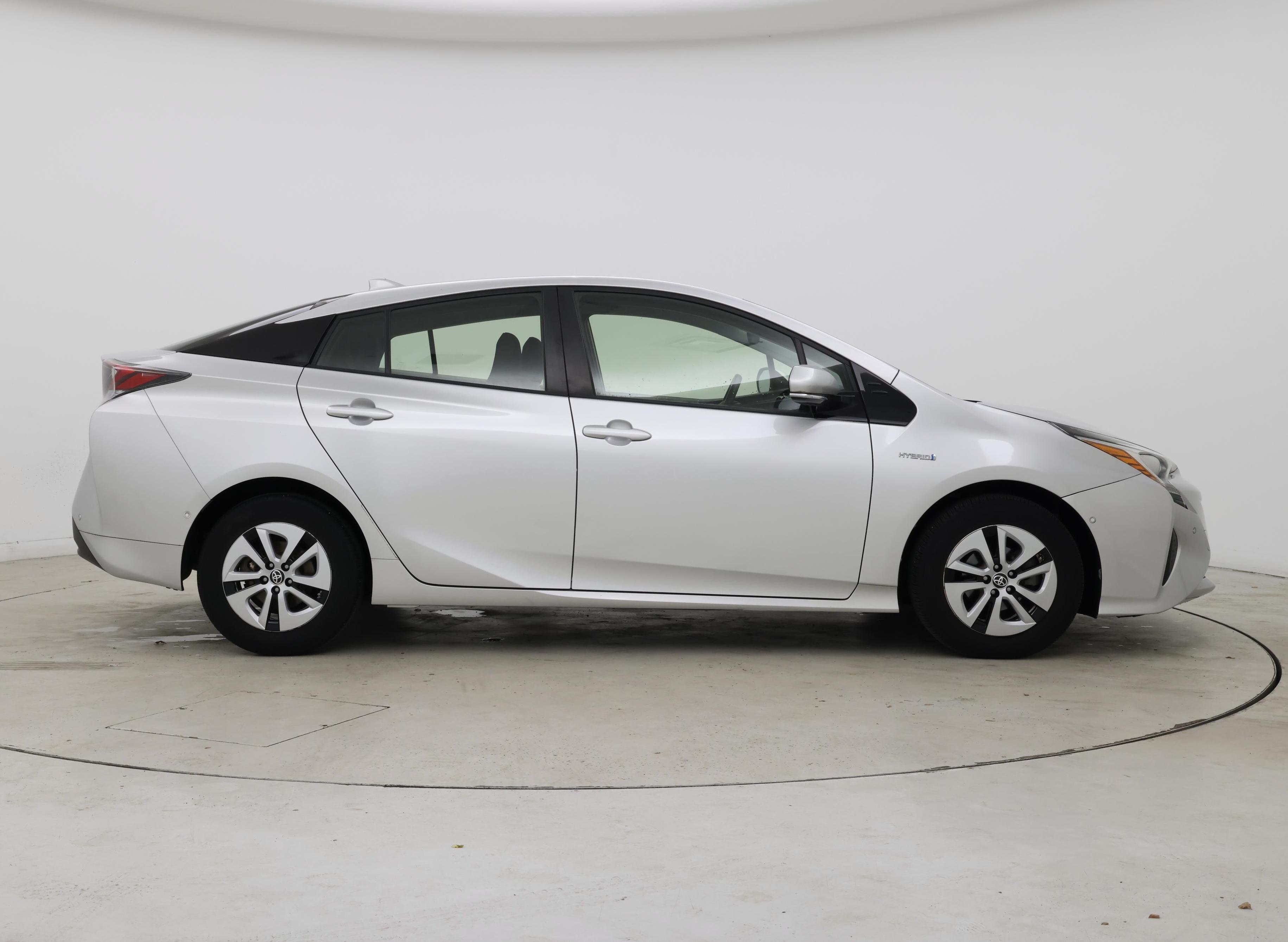 Thumbnail: 2017 Toyota Prius - 7