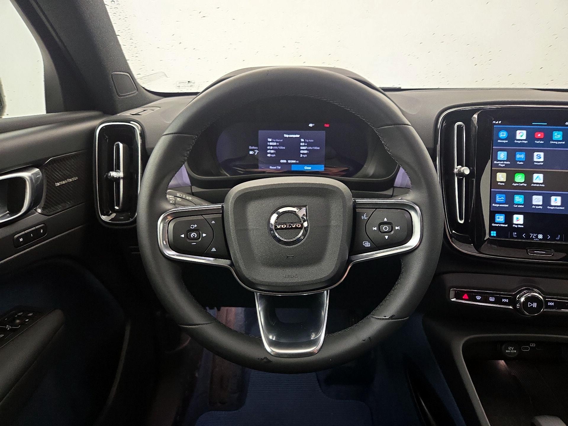 Thumbnail: 2023 Volvo C40 - 10