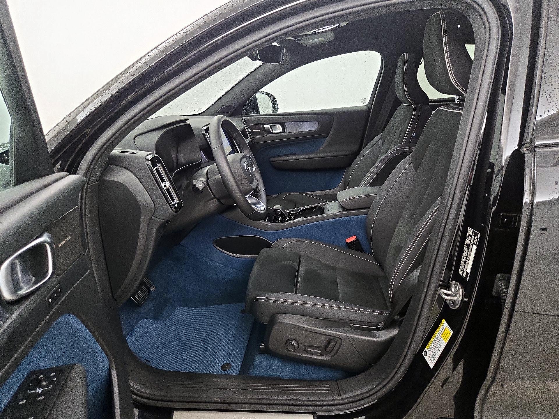 Thumbnail: 2023 Volvo C40 - 11