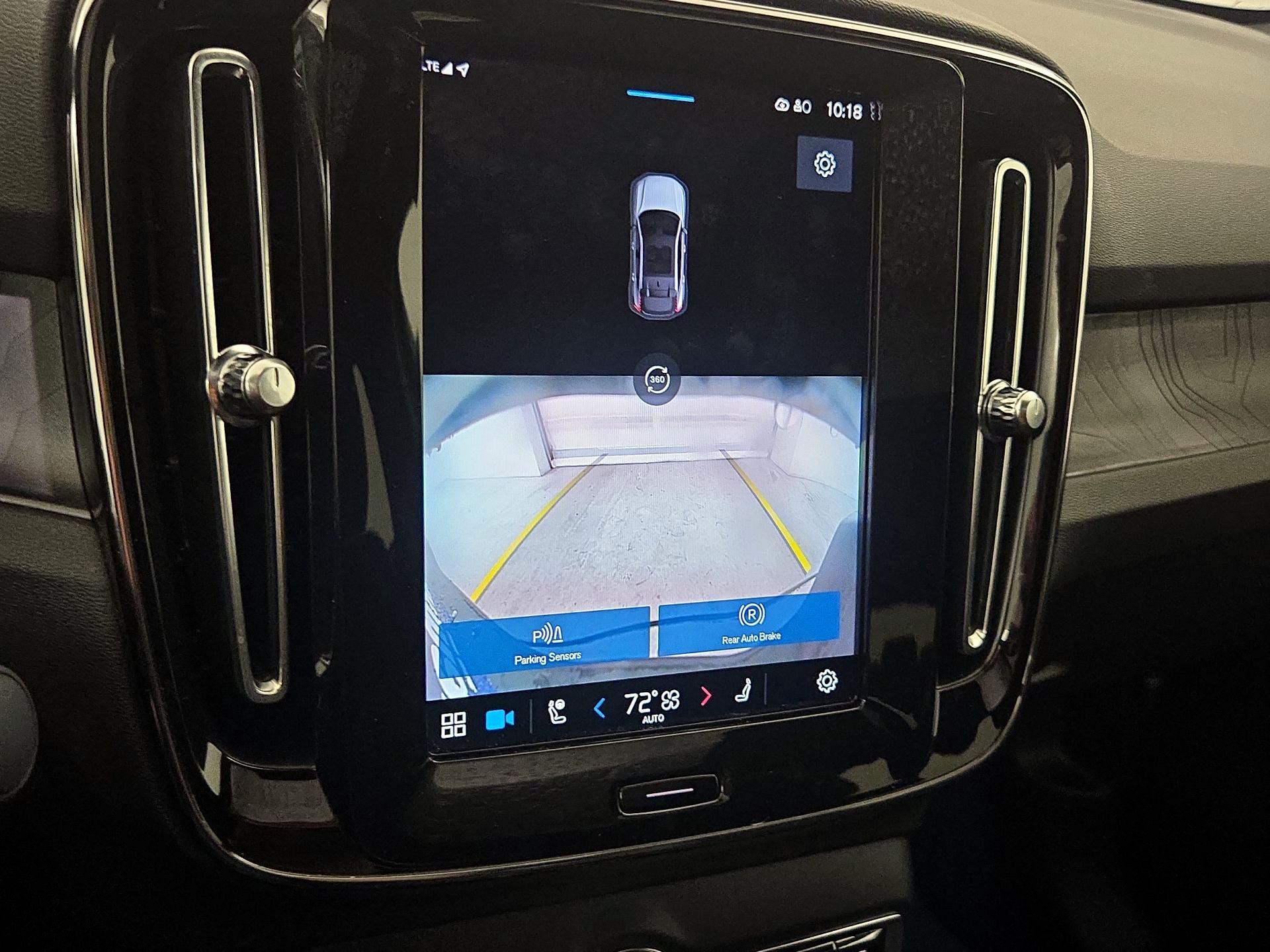 Thumbnail: 2023 Volvo C40 - 13