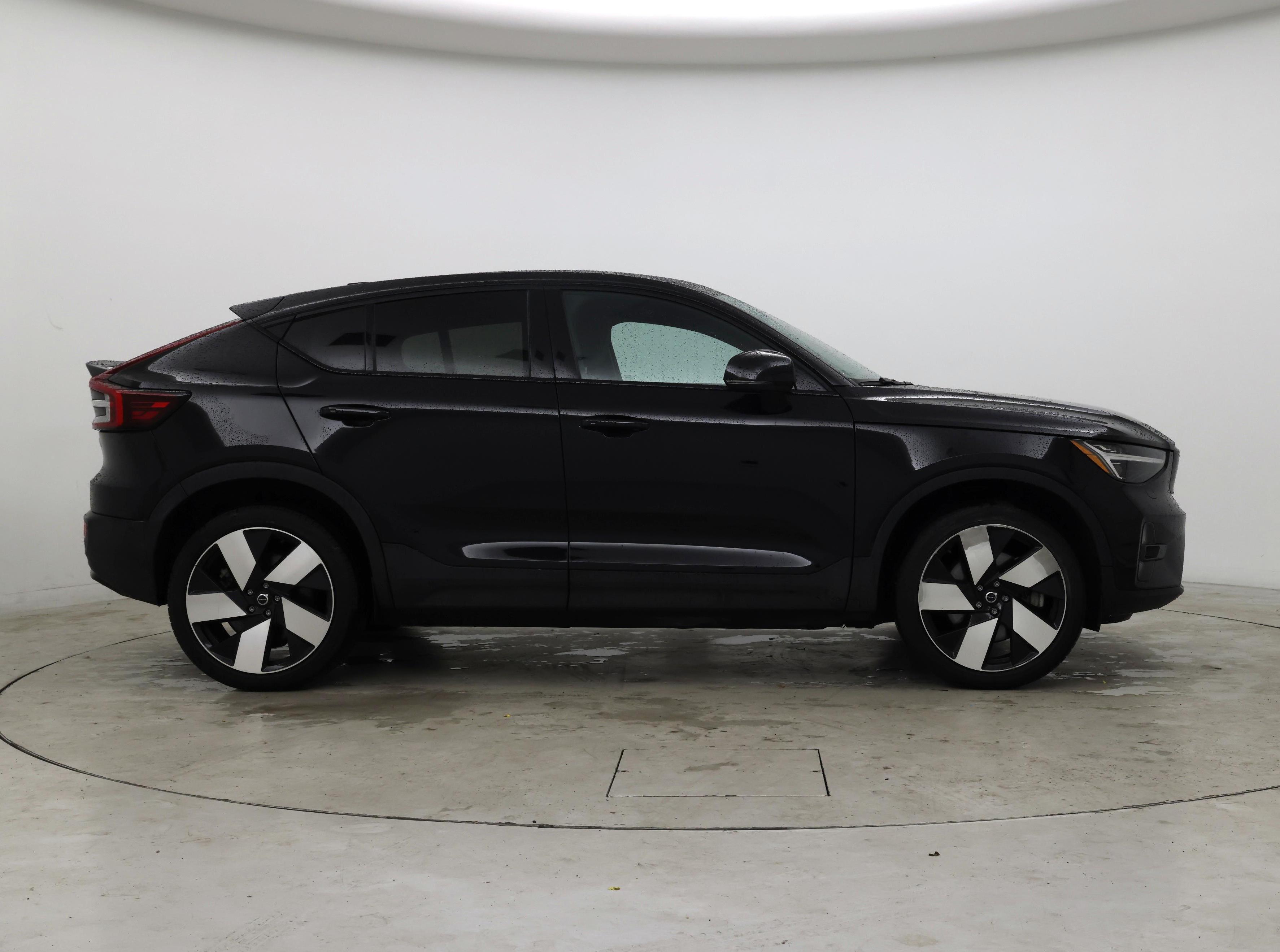 Thumbnail: 2023 Volvo C40 - 7