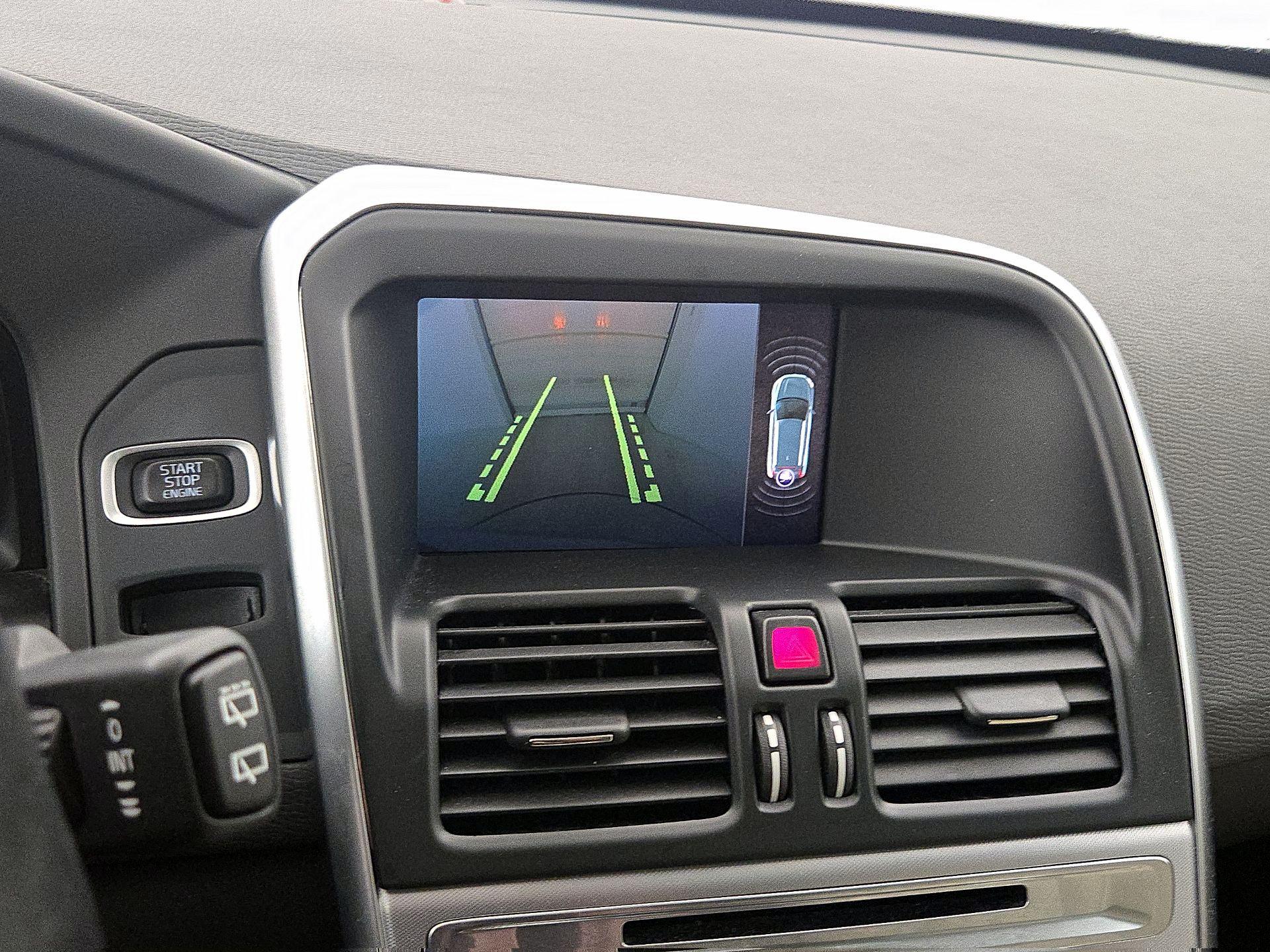 Thumbnail: 2017 Volvo XC60 - 14