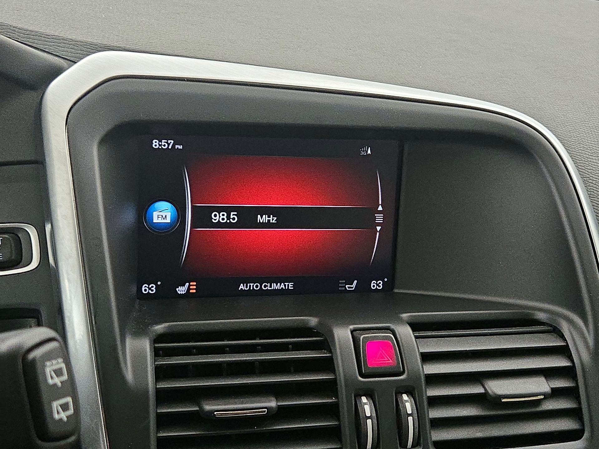 Thumbnail: 2017 Volvo XC60 - 15