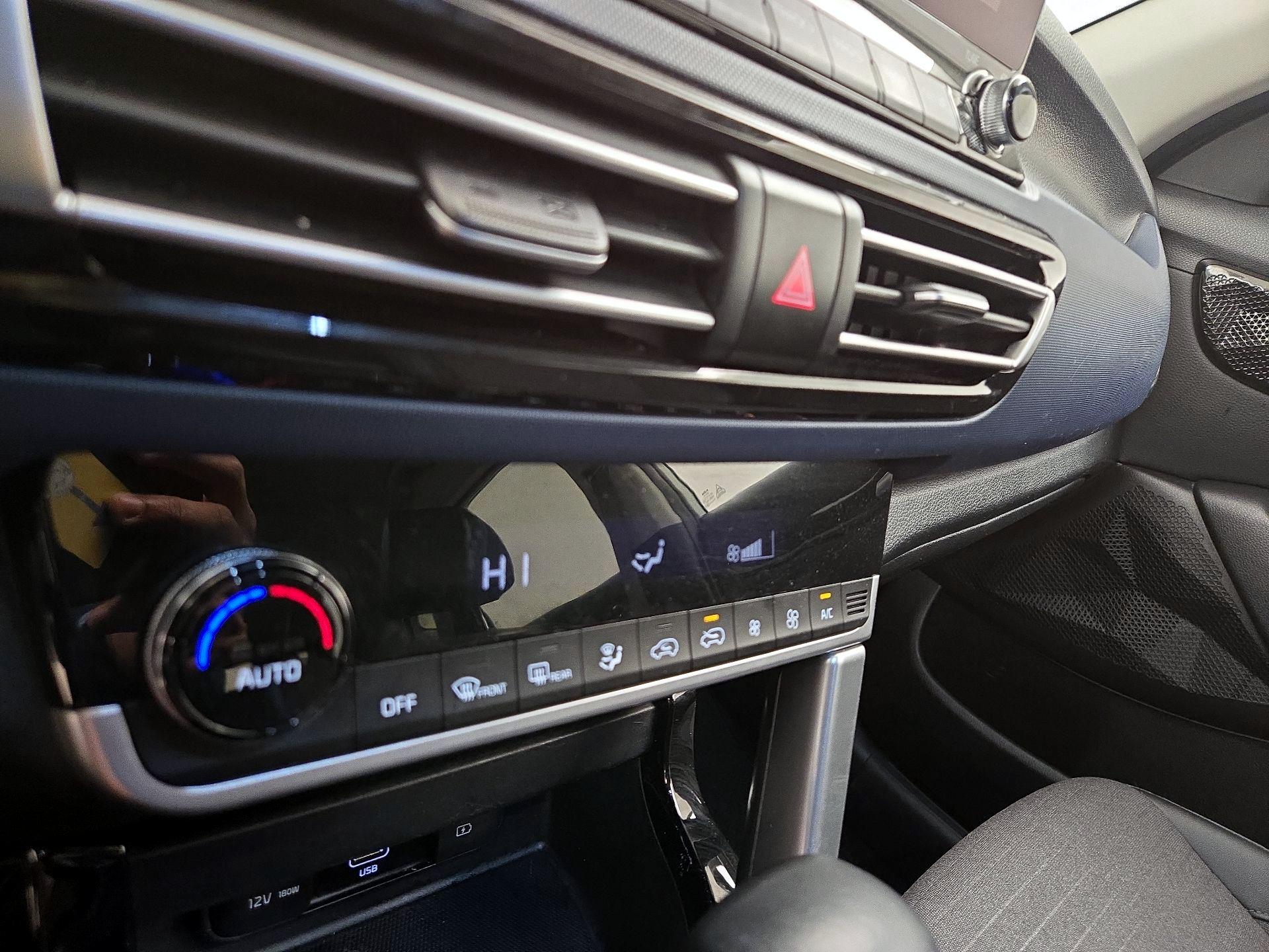 Thumbnail: 2022 Kia Seltos - 17