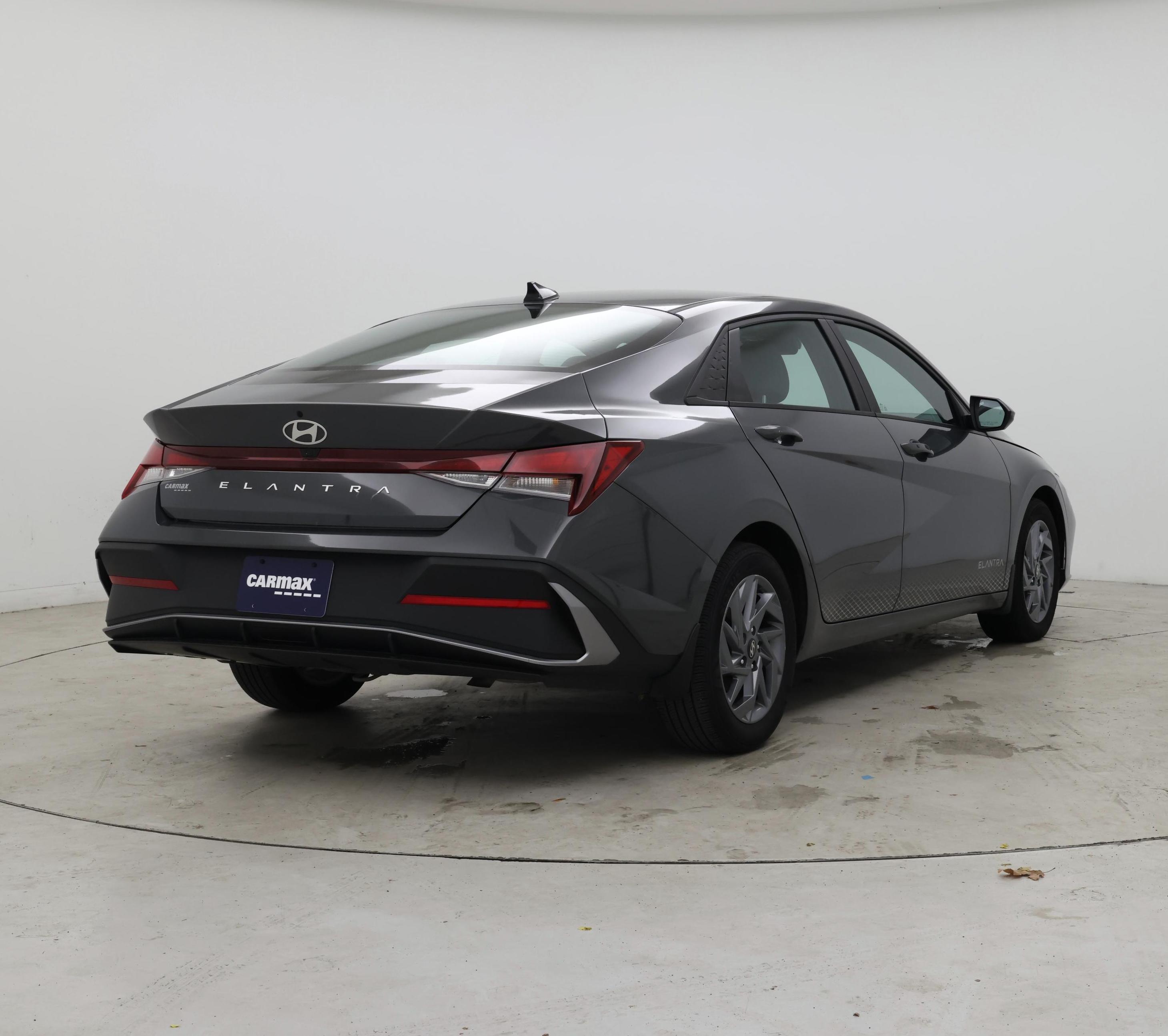 Thumbnail: 2024 Hyundai Elantra - 8