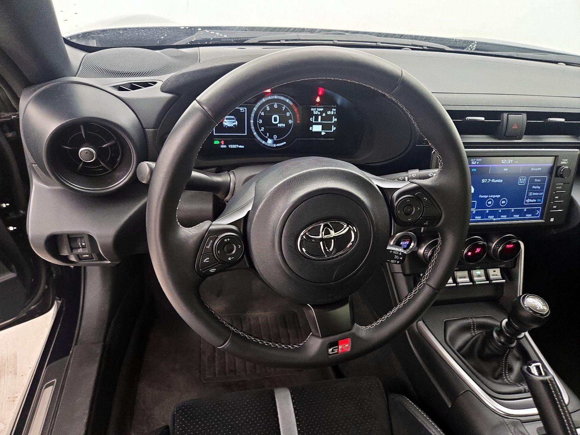 Thumbnail: 2023 Toyota GR86 - 10
