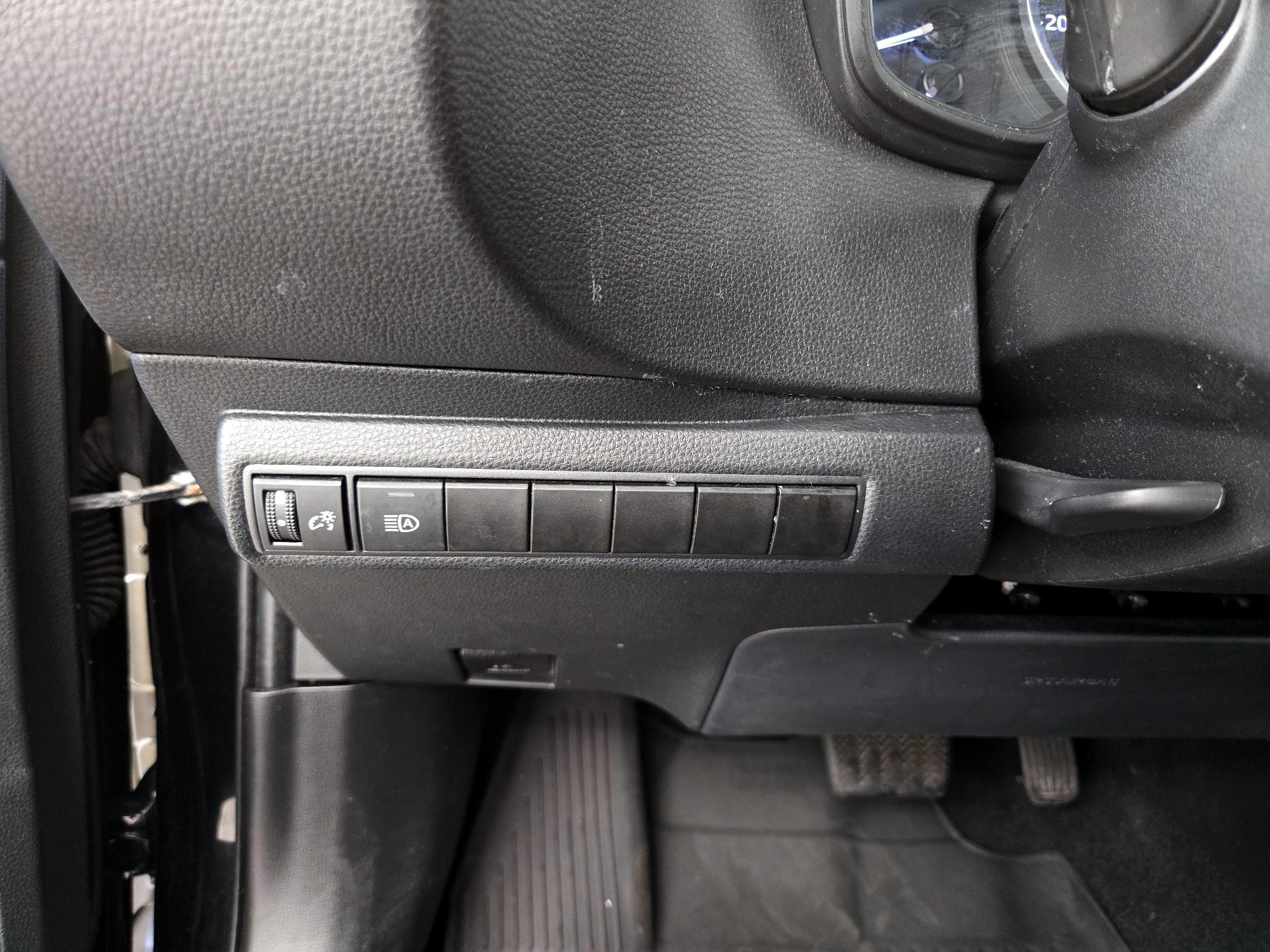 Thumbnail: 2021 Toyota Corolla - 13