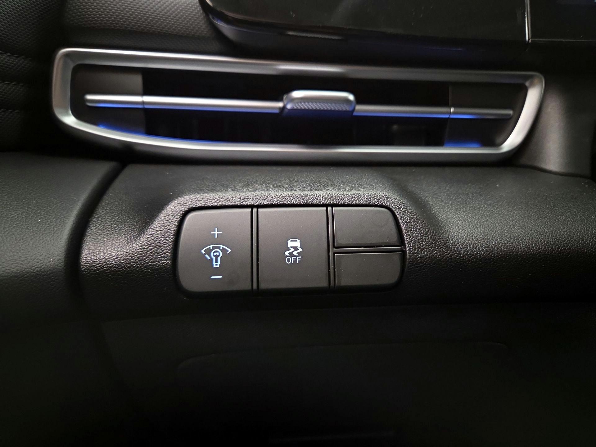 Thumbnail: 2025 Hyundai Elantra - 13