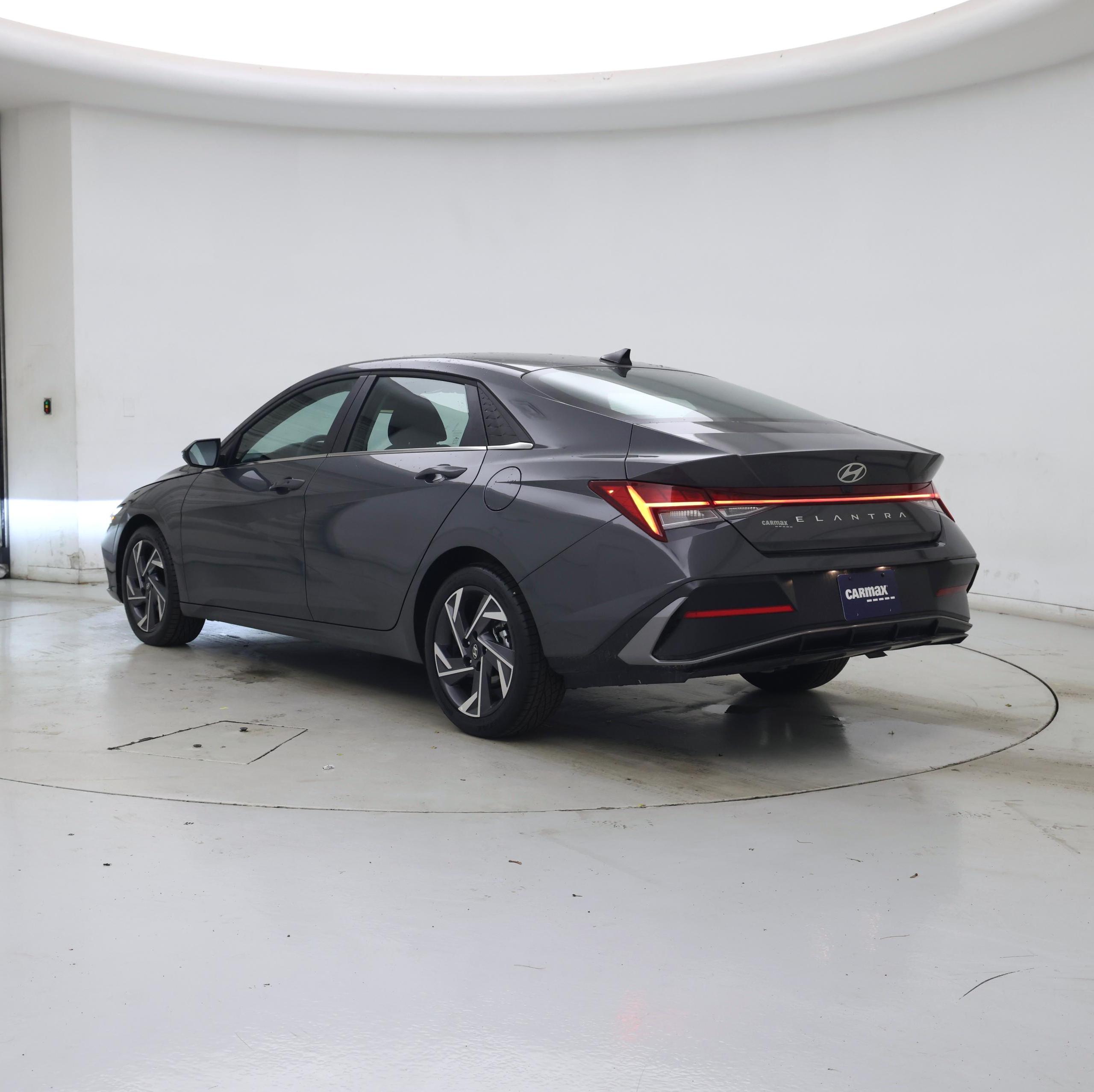 Thumbnail: 2025 Hyundai Elantra - 2