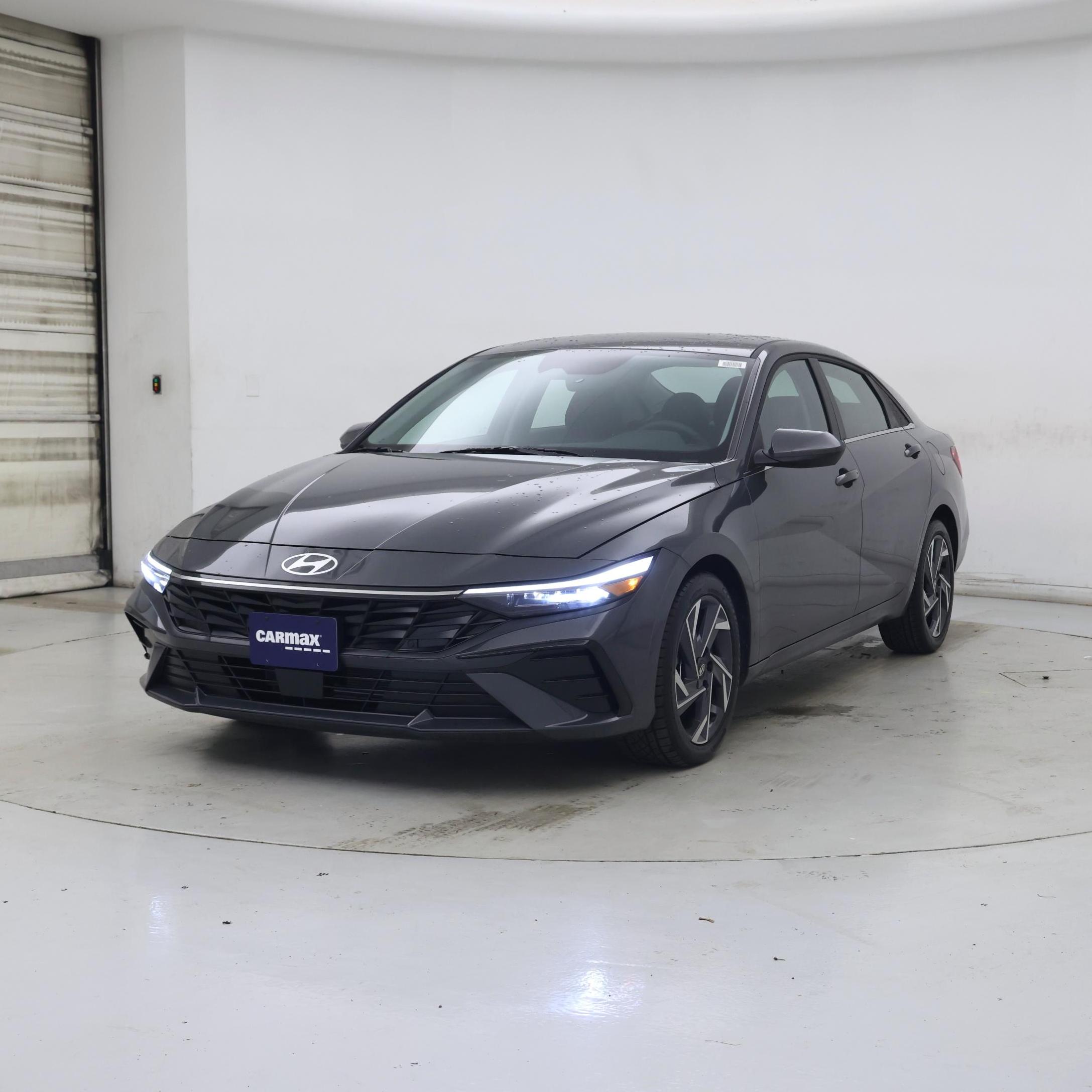 Thumbnail: 2025 Hyundai Elantra - 4