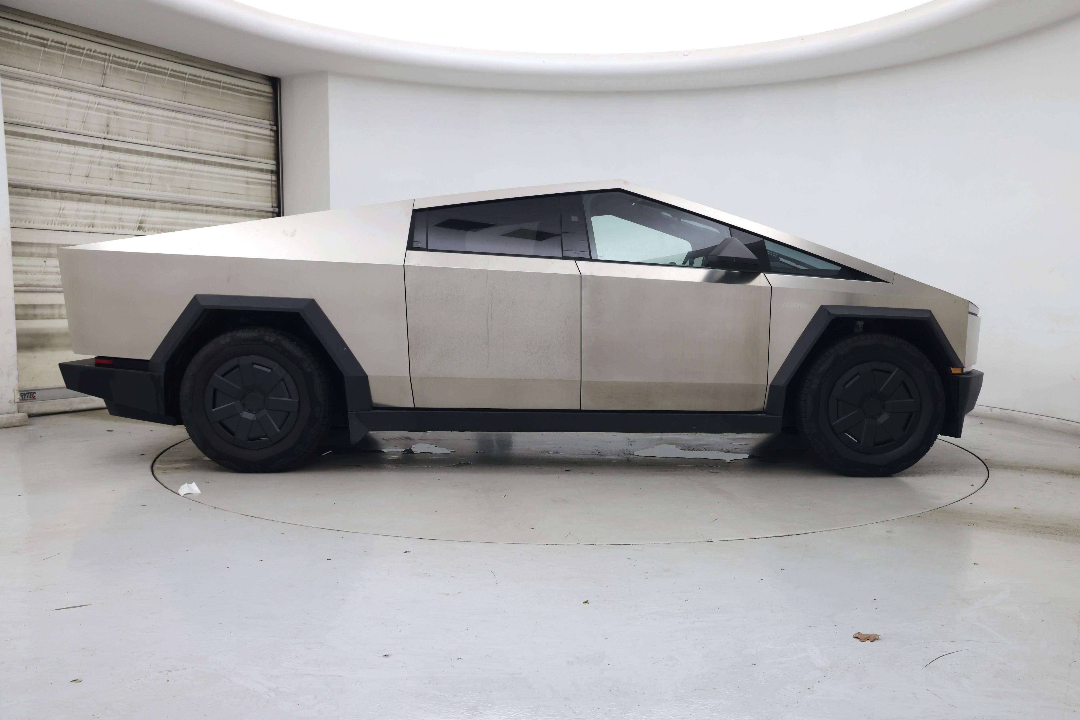 Thumbnail: 2024 Tesla Cybertruck - 7