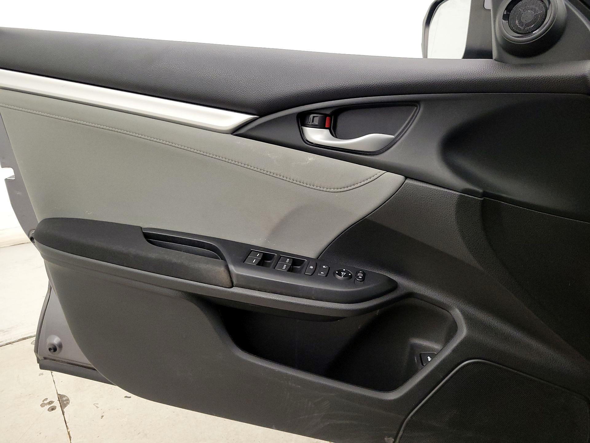 Thumbnail: 2016 Honda Civic - 12