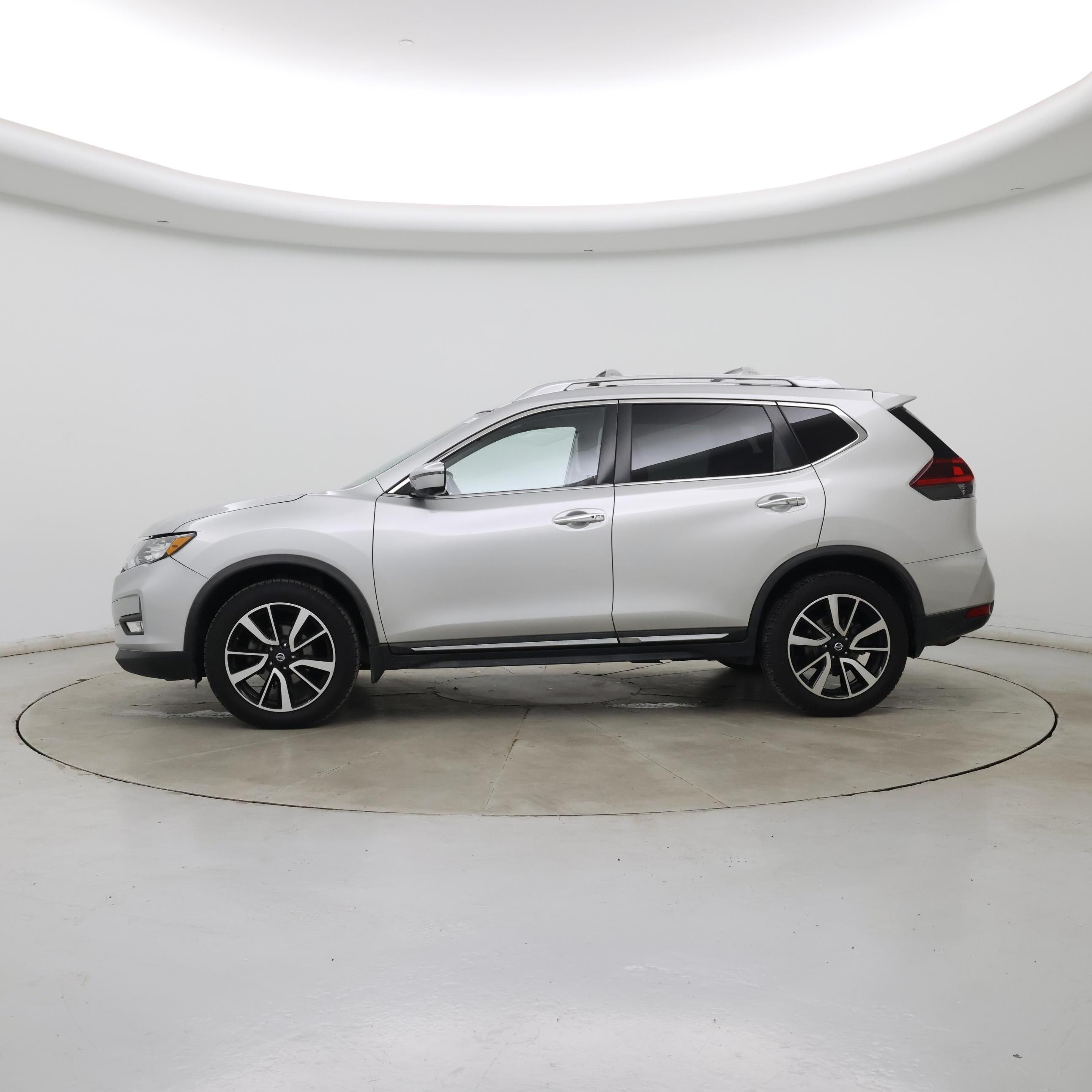 Thumbnail: 2018 Nissan Rogue - 3