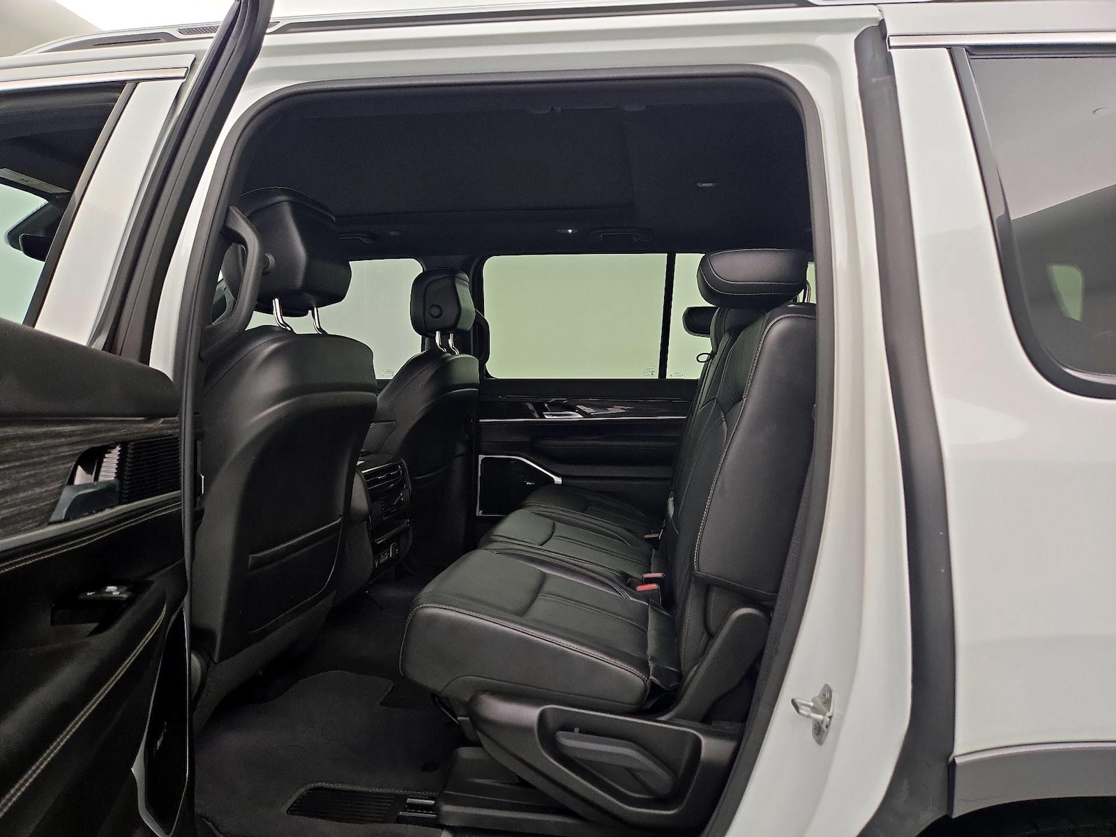 2022 Jeep Wagoneer Series III - Photo 22