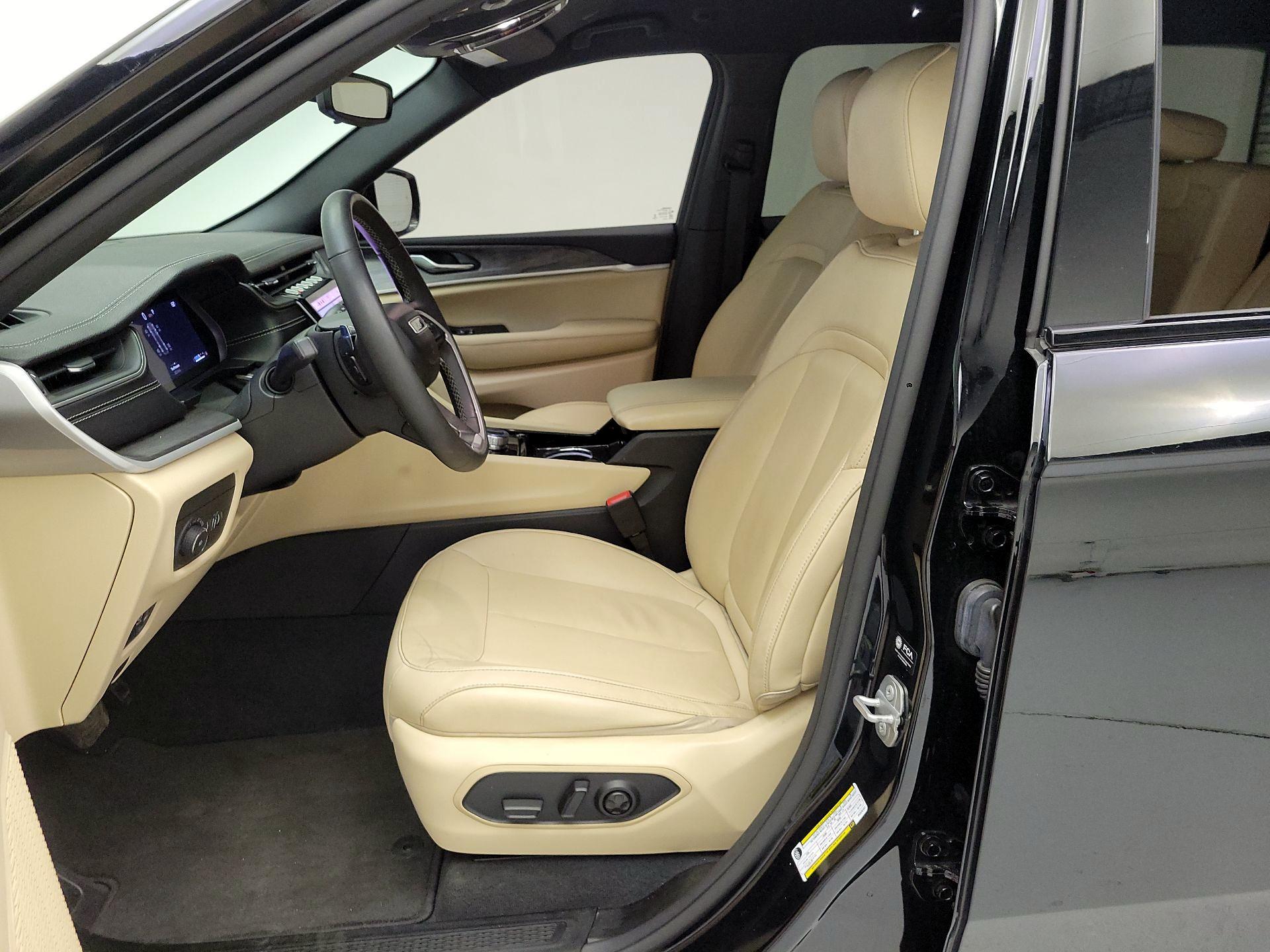 Thumbnail: 2023 Jeep Grand Cherokee - 9