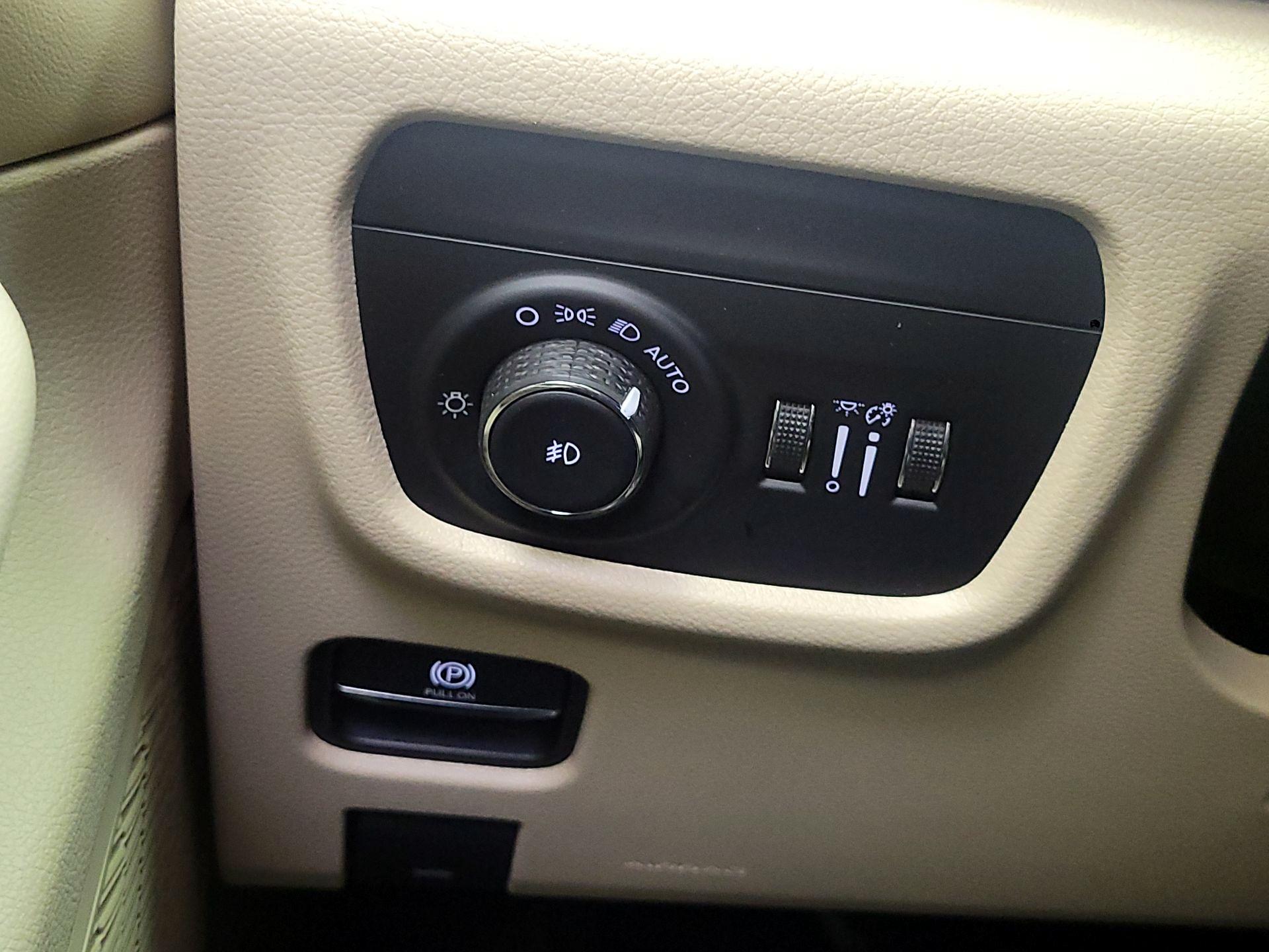 Thumbnail: 2023 Jeep Grand Cherokee - 11