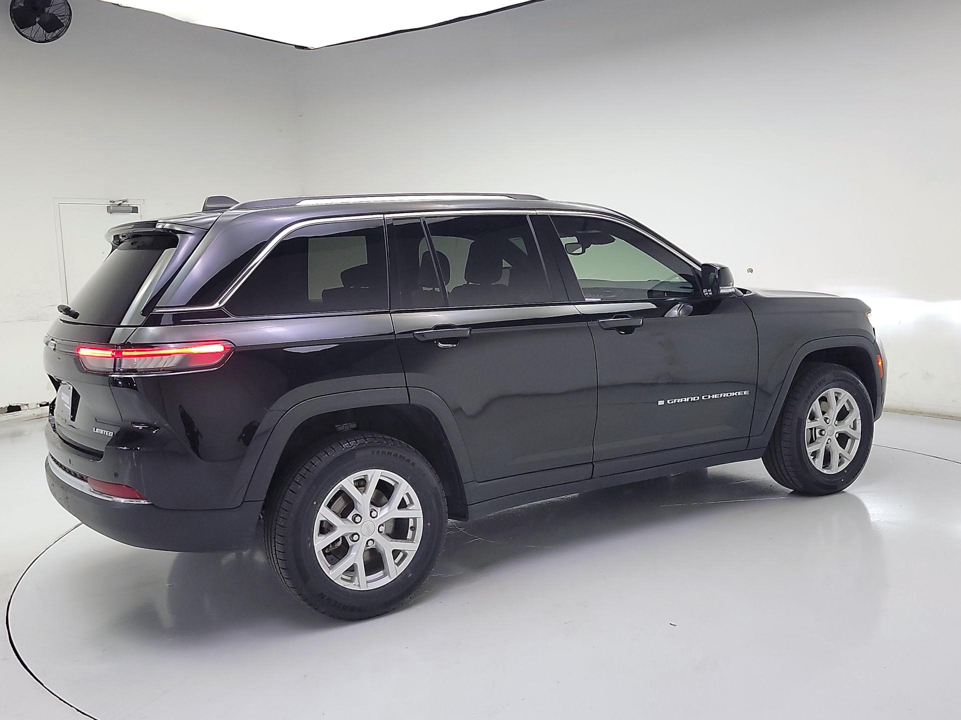 Thumbnail: 2023 Jeep Grand Cherokee - 5