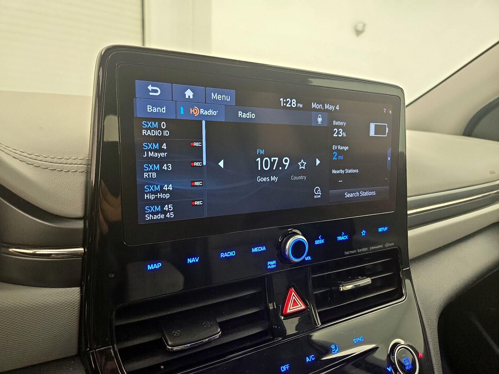 Thumbnail: 2020 Hyundai Ioniq - 16