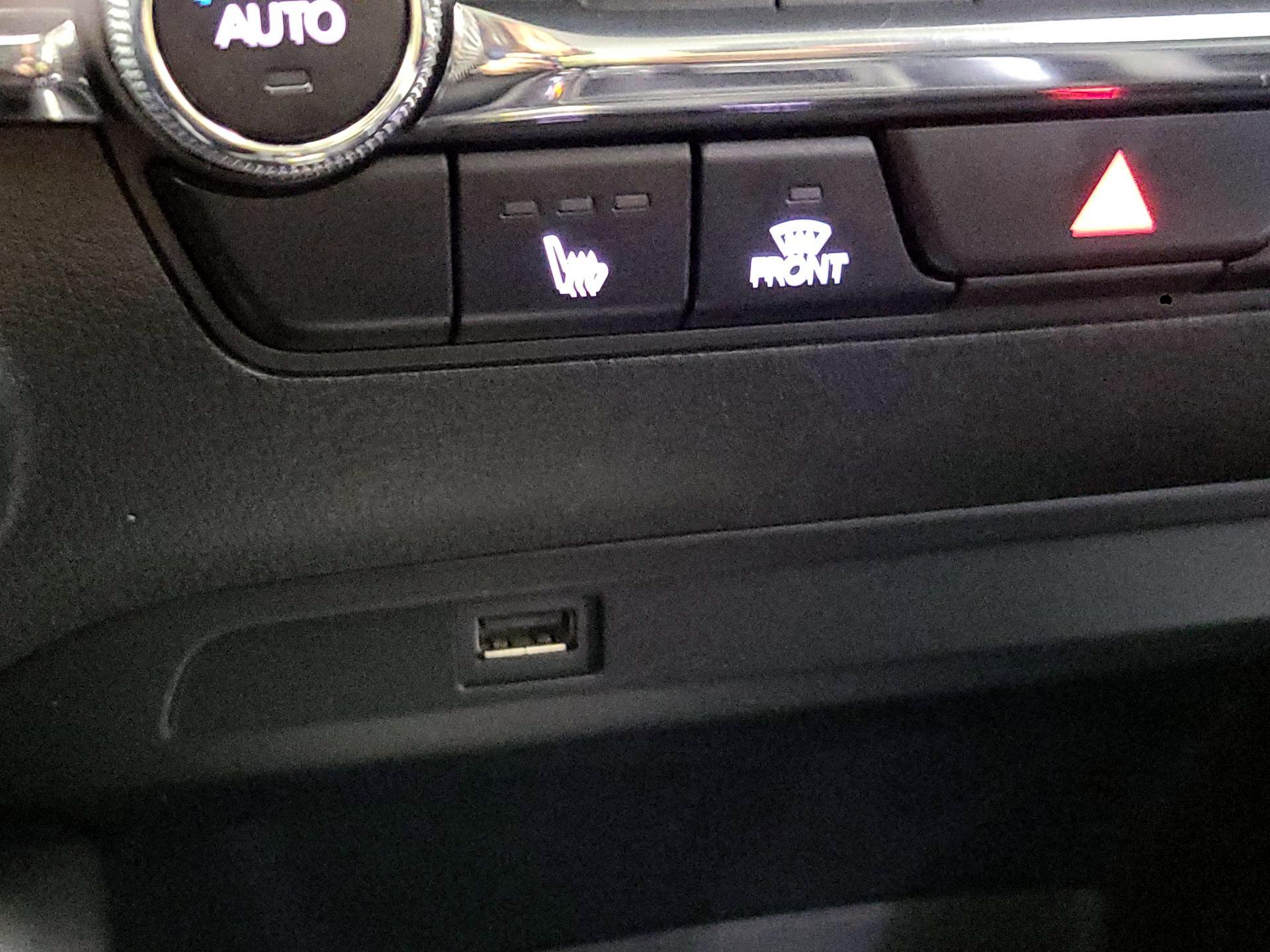 Thumbnail: 2020 Mazda Mazda3 - 17