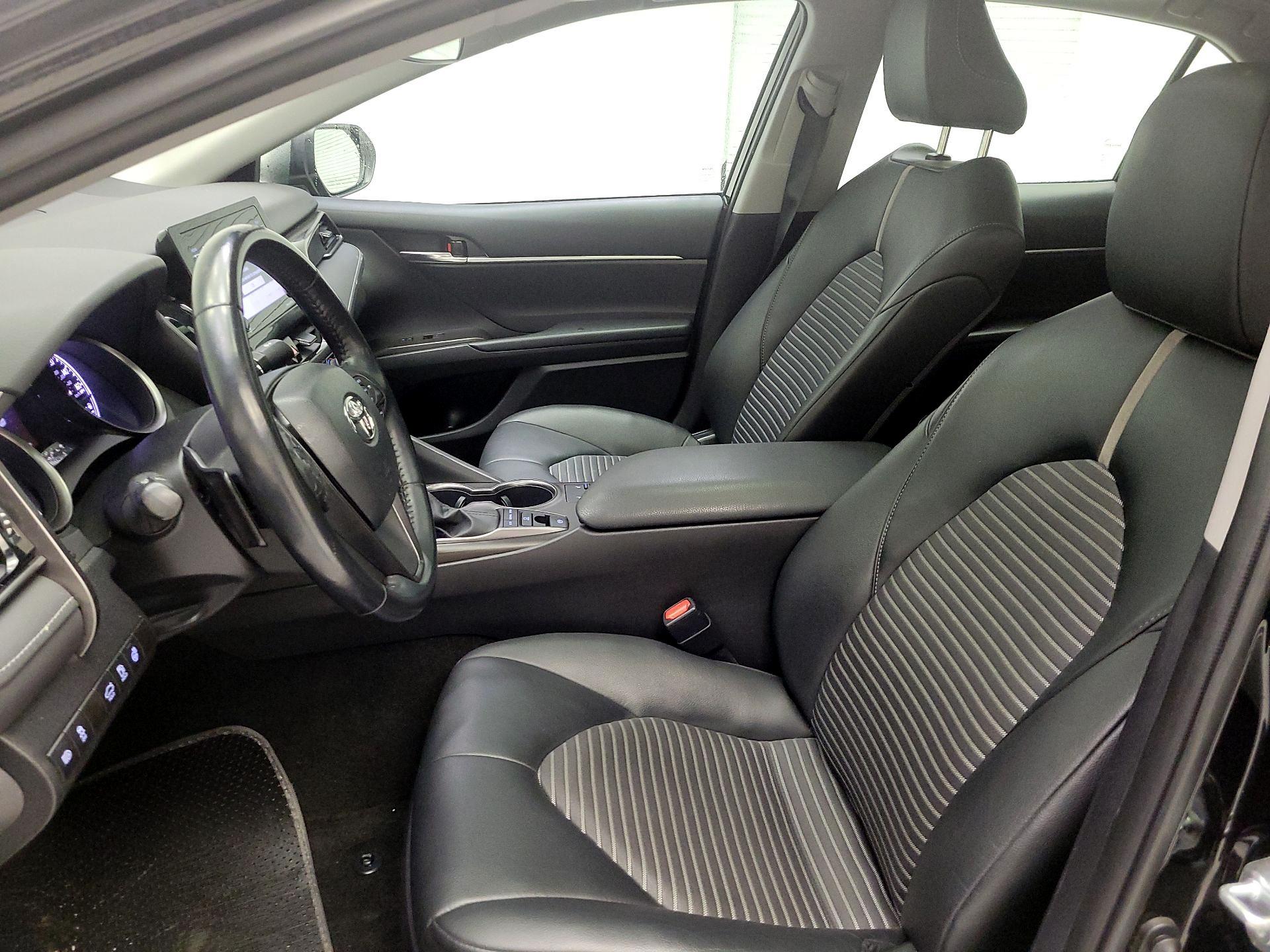 Thumbnail: 2022 Toyota Camry - 9