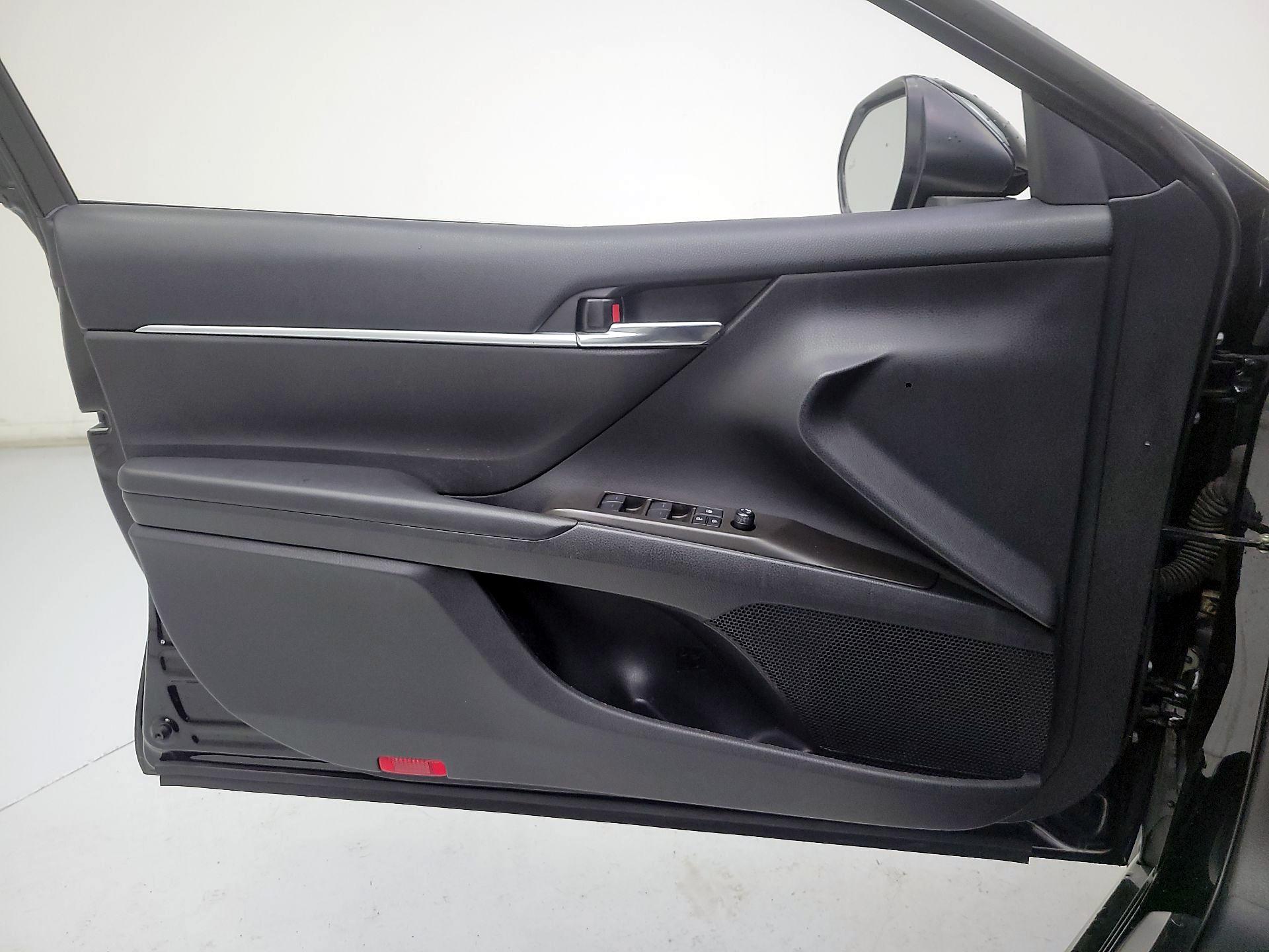 Thumbnail: 2022 Toyota Camry - 10