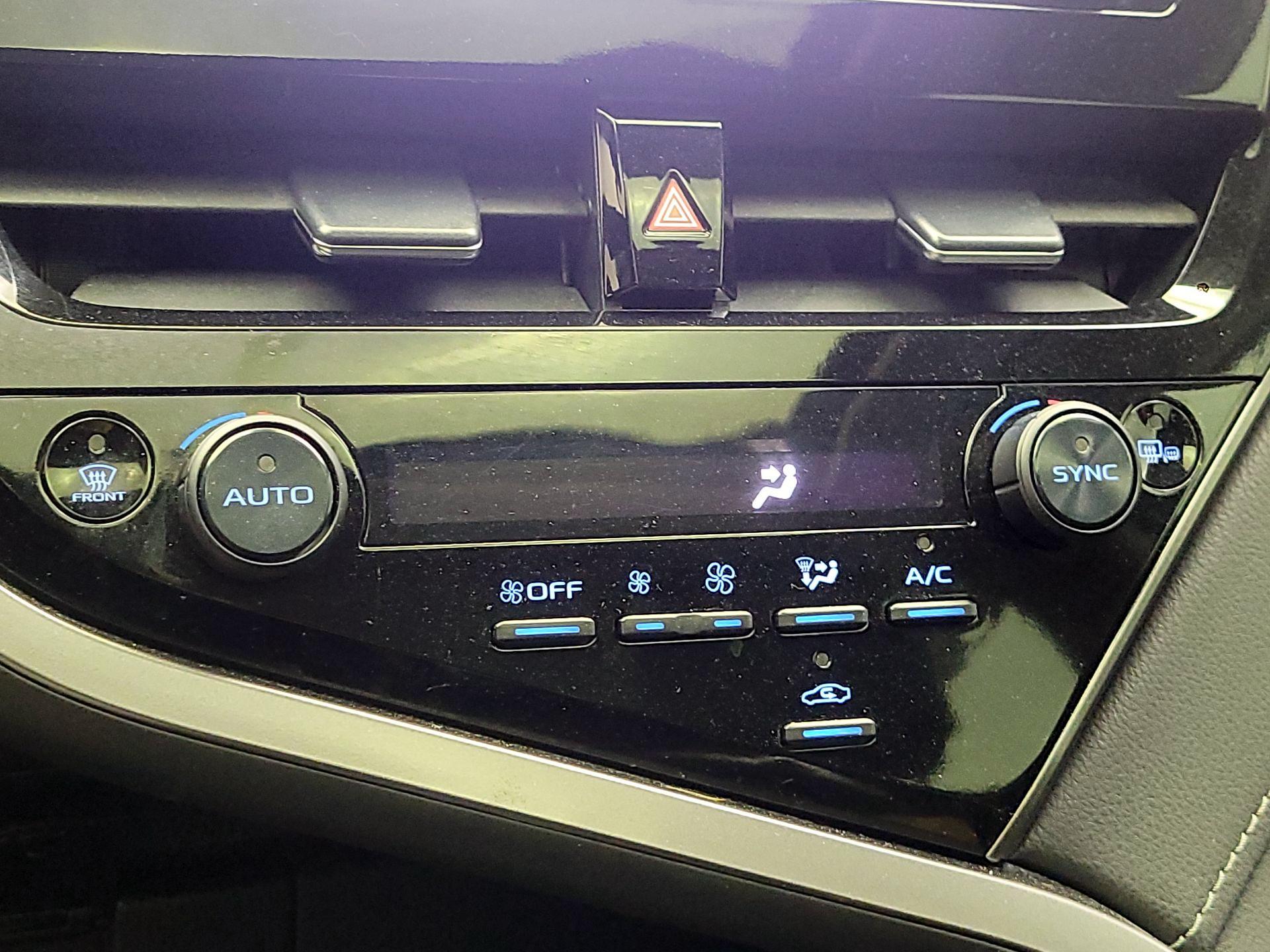 Thumbnail: 2022 Toyota Camry - 14