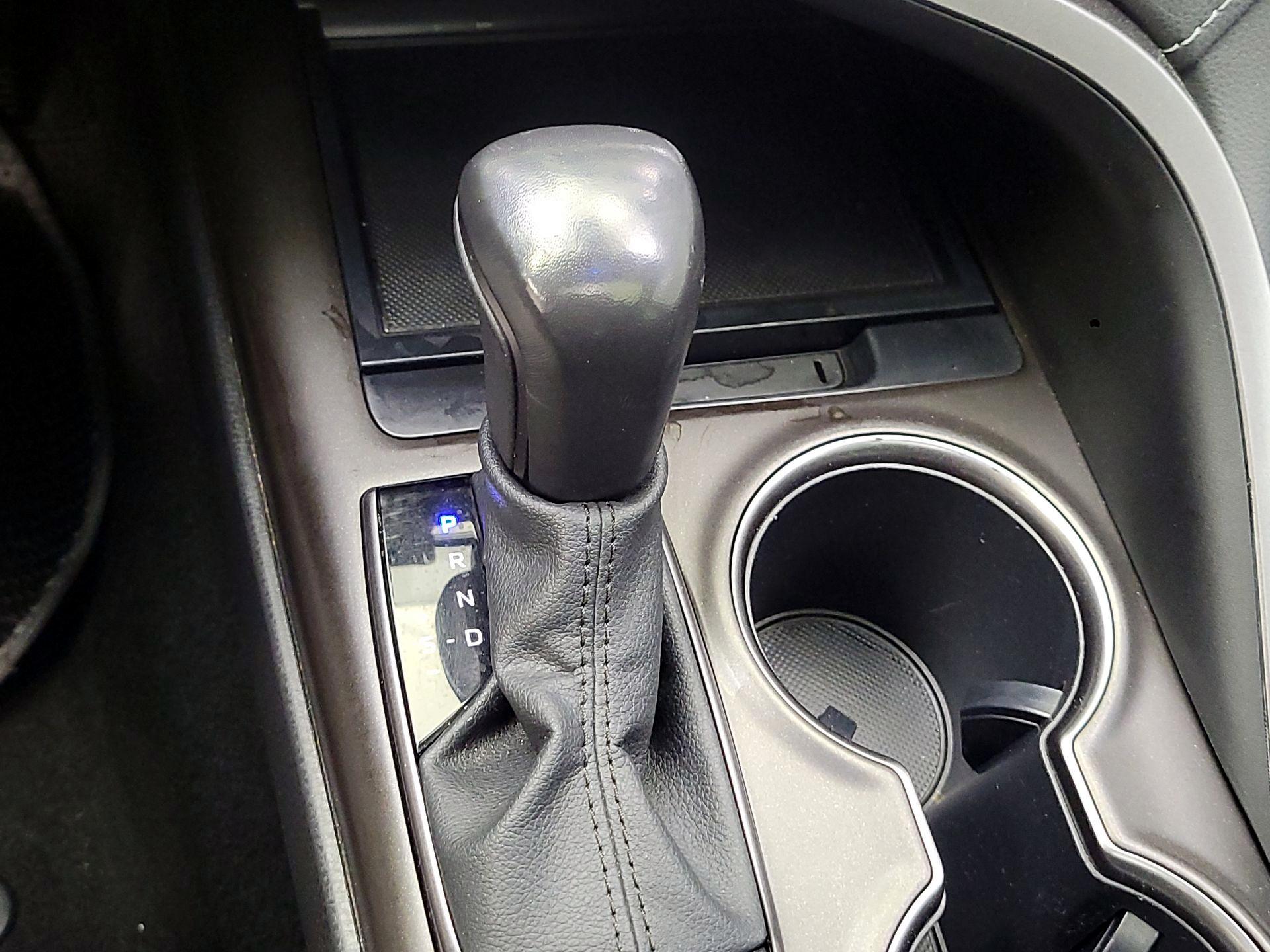 Thumbnail: 2022 Toyota Camry - 15