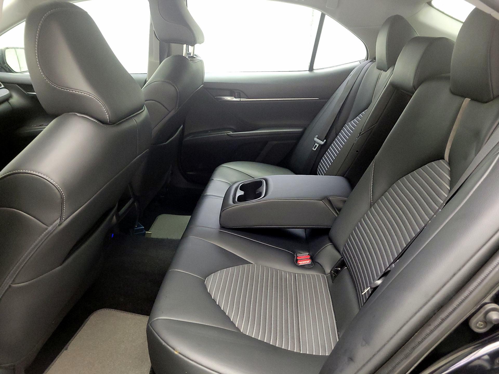 Thumbnail: 2022 Toyota Camry - 18