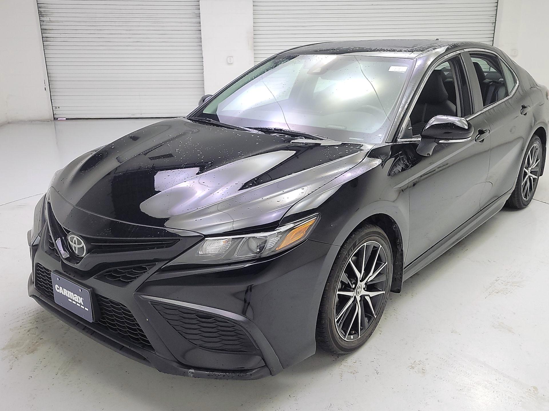 Thumbnail: 2022 Toyota Camry - 3