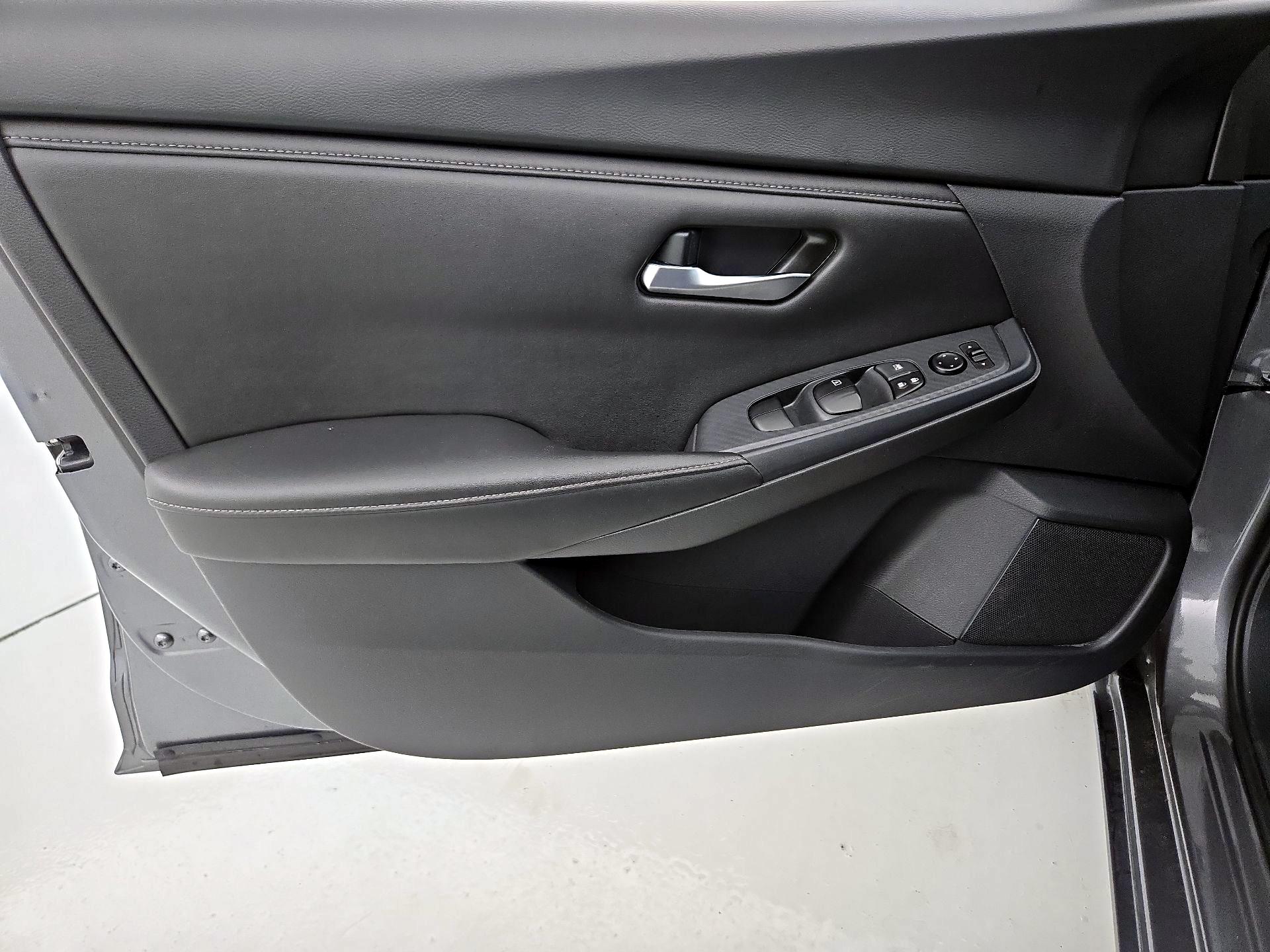 Thumbnail: 2023 Nissan Sentra - 12