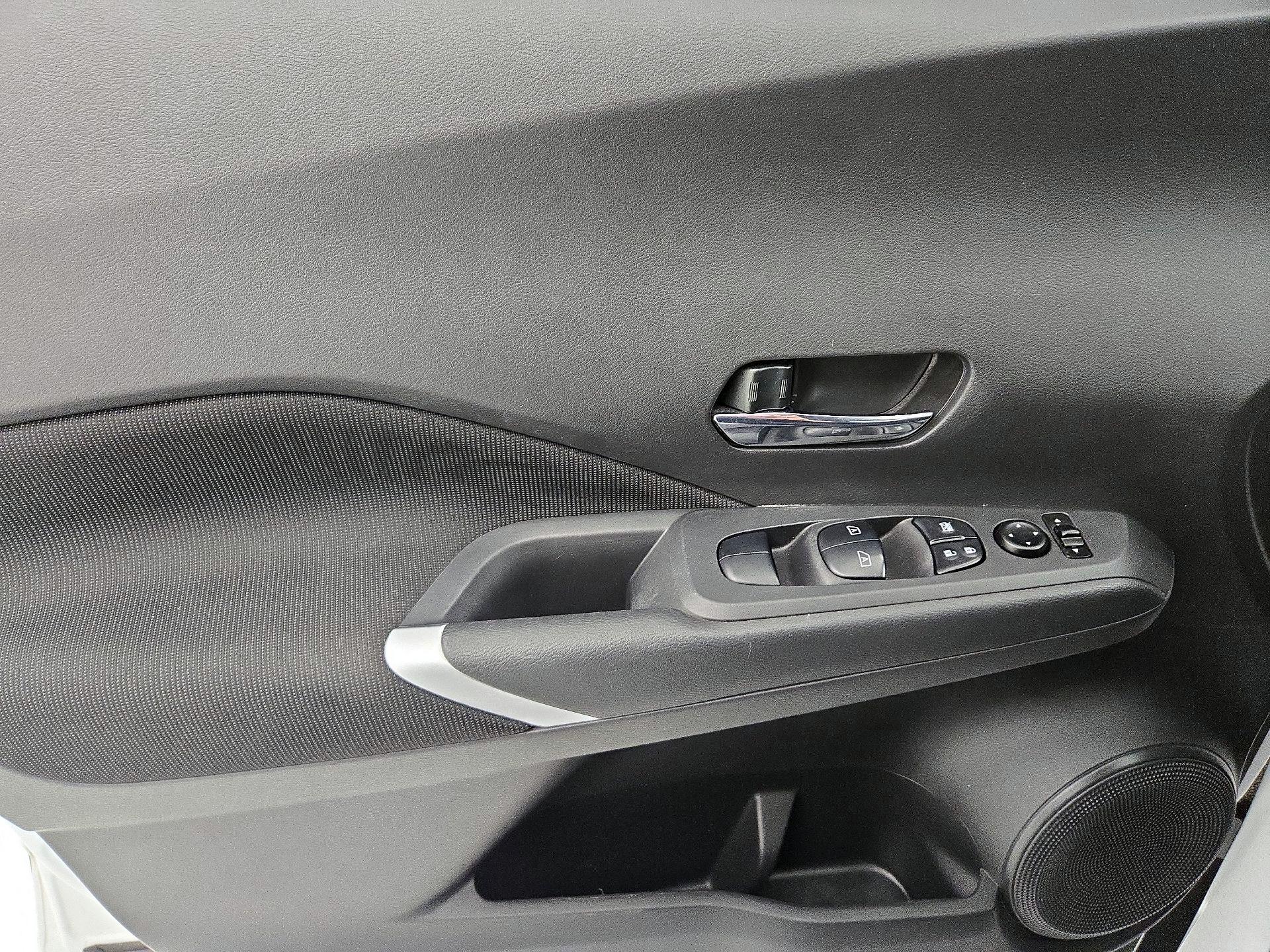 Thumbnail: 2021 Nissan Kicks - 12