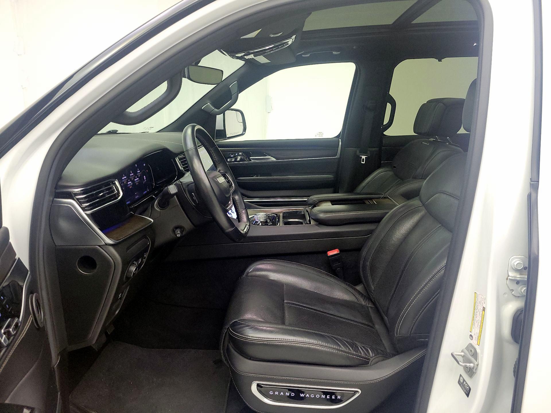 Thumbnail: 2022 Jeep Grand Wagoneer - 9