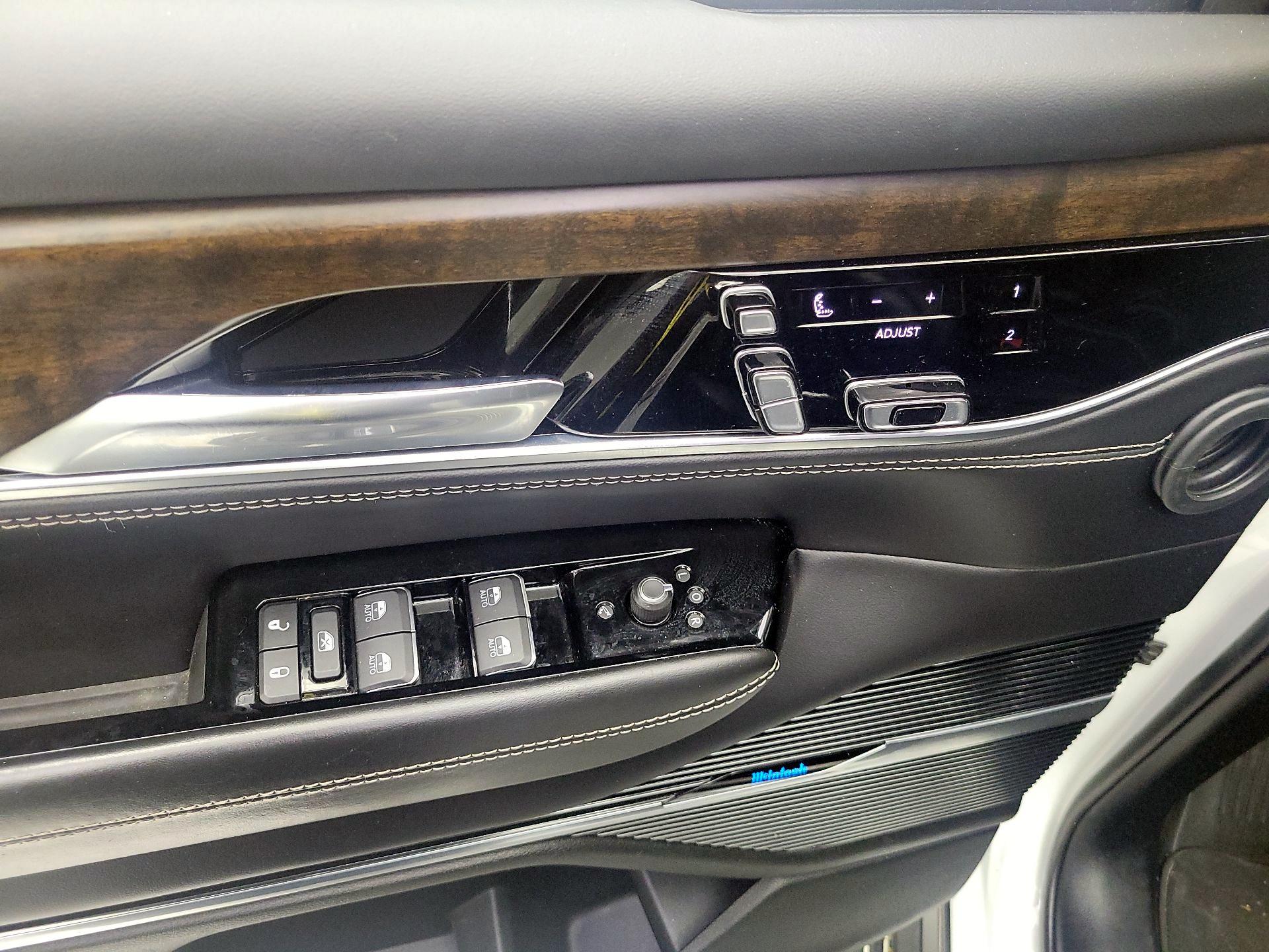 Thumbnail: 2022 Jeep Grand Wagoneer - 10