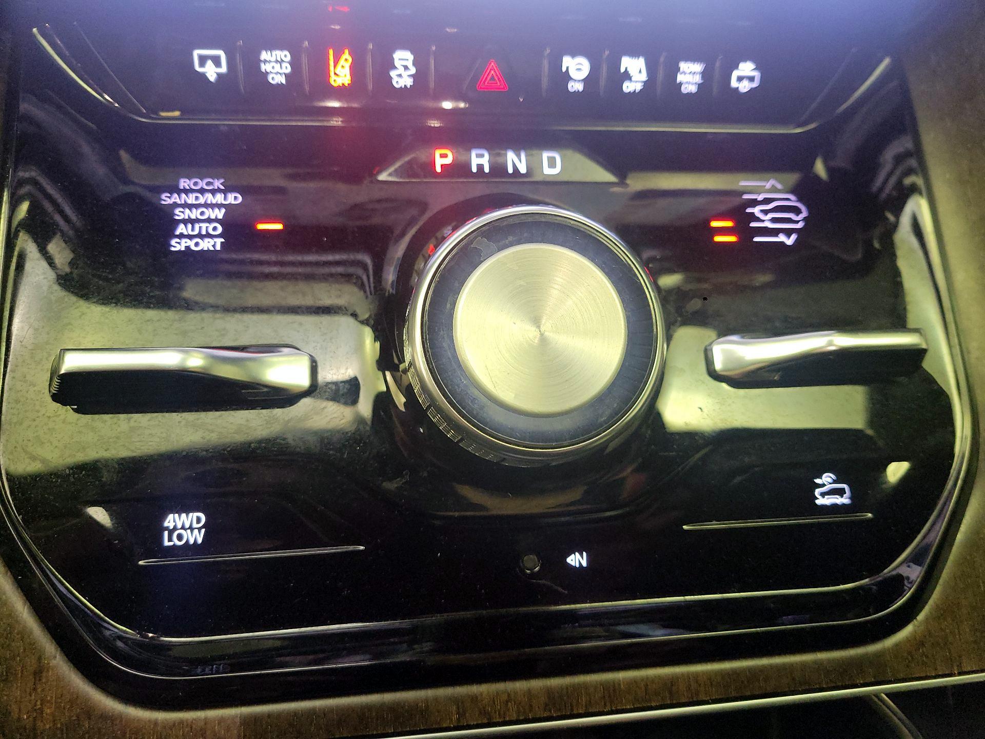 Thumbnail: 2022 Jeep Grand Wagoneer - 16