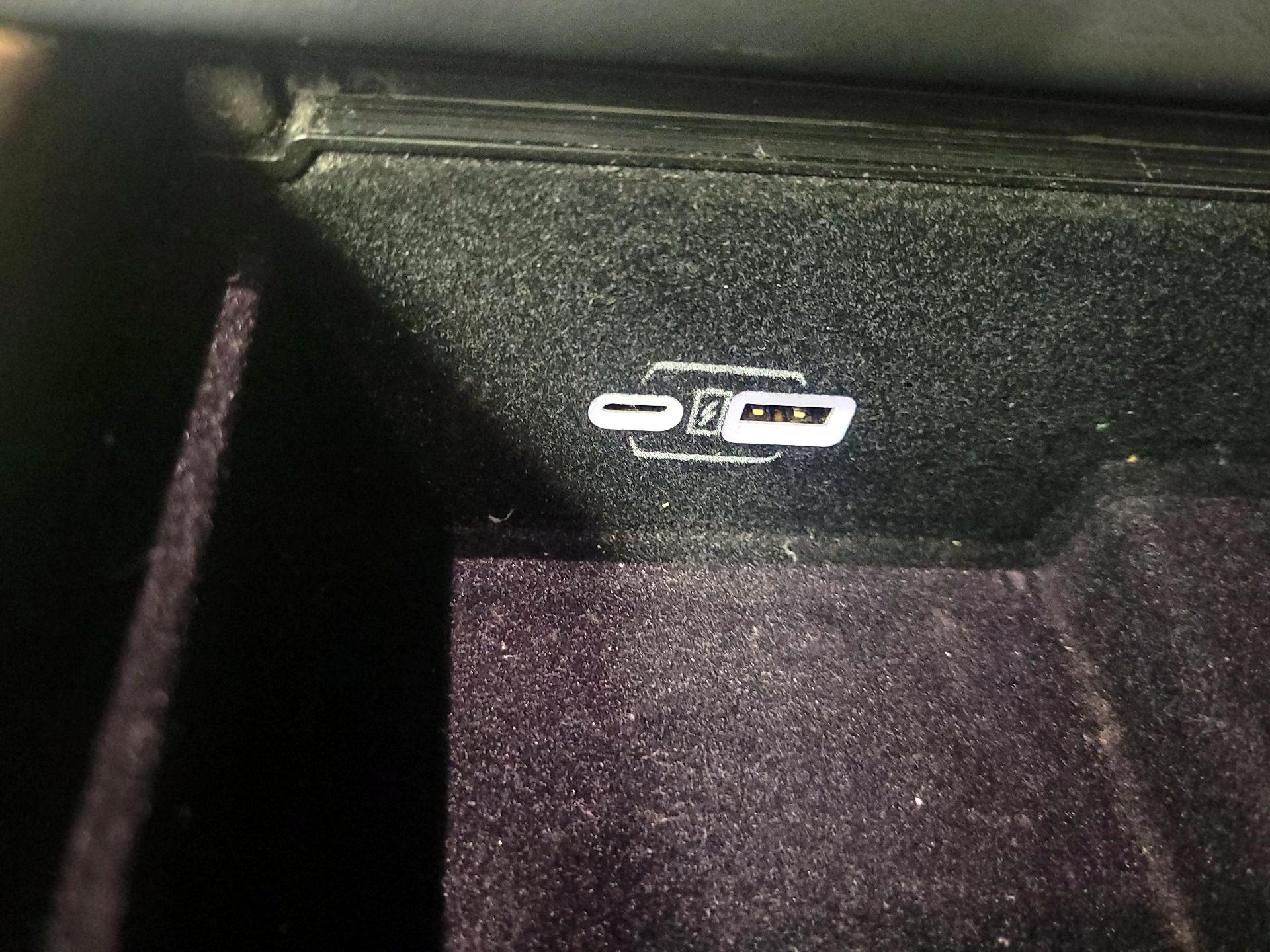 Thumbnail: 2022 Jeep Grand Wagoneer - 17