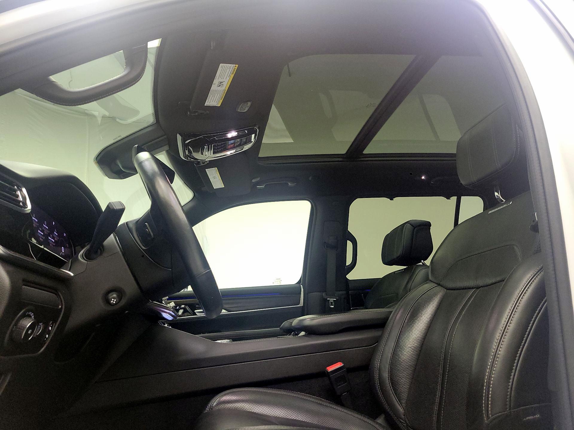 Thumbnail: 2022 Jeep Grand Wagoneer - 18