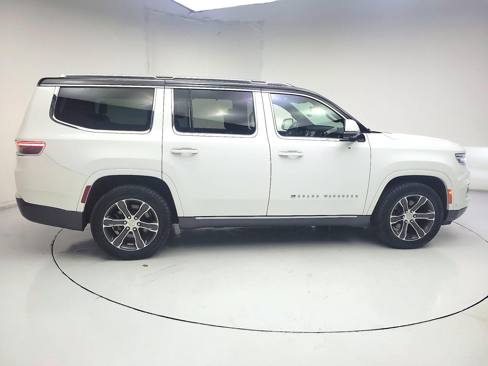 Thumbnail: 2022 Jeep Grand Wagoneer - 4