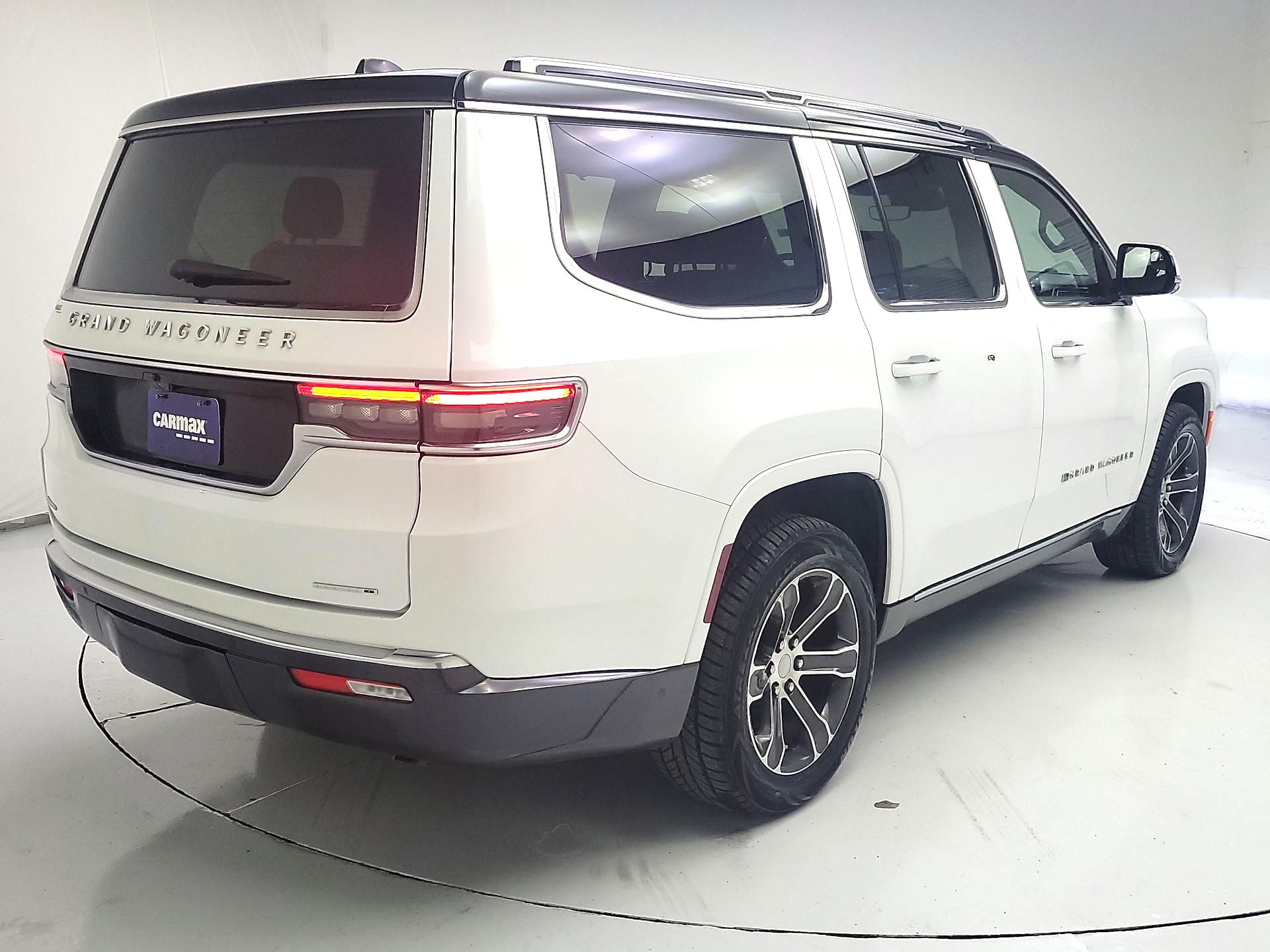 Thumbnail: 2022 Jeep Grand Wagoneer - 5