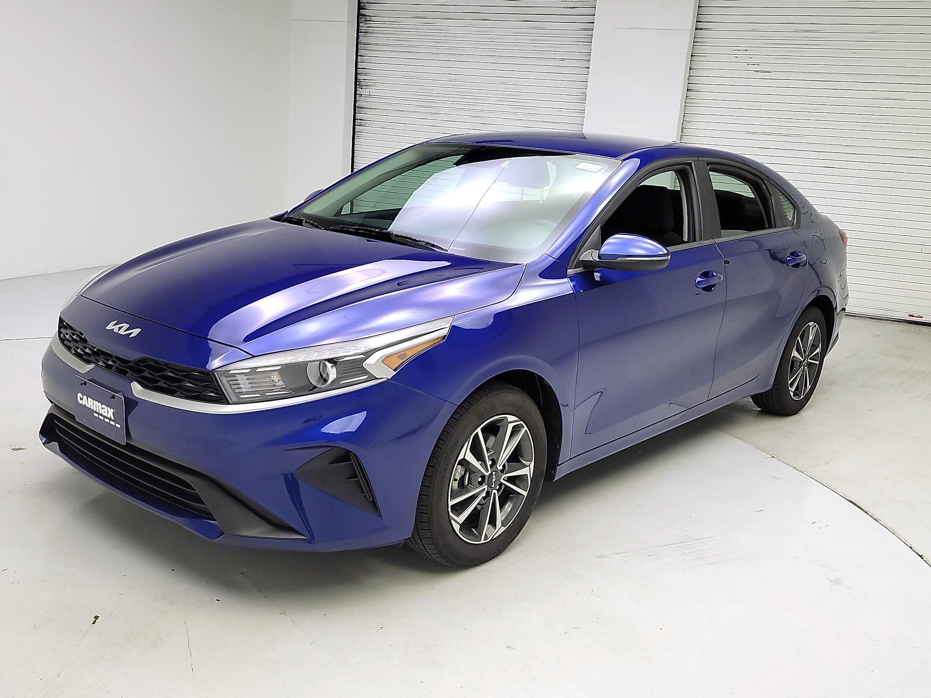 Thumbnail: 2024 Kia Forte - 3